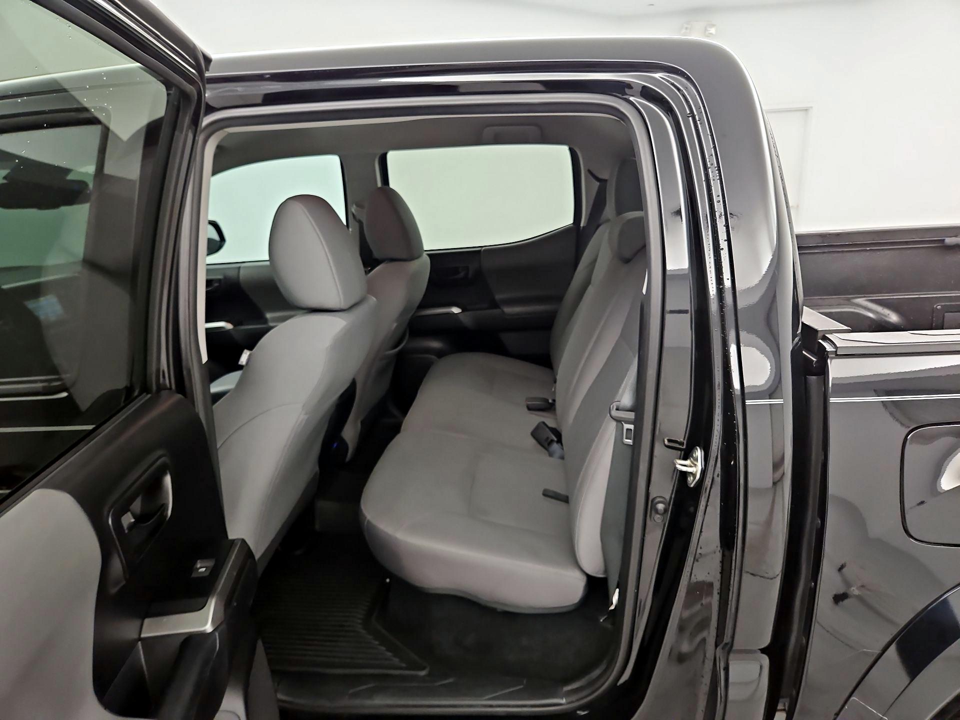 Thumbnail: 2019 Toyota Tacoma - 19