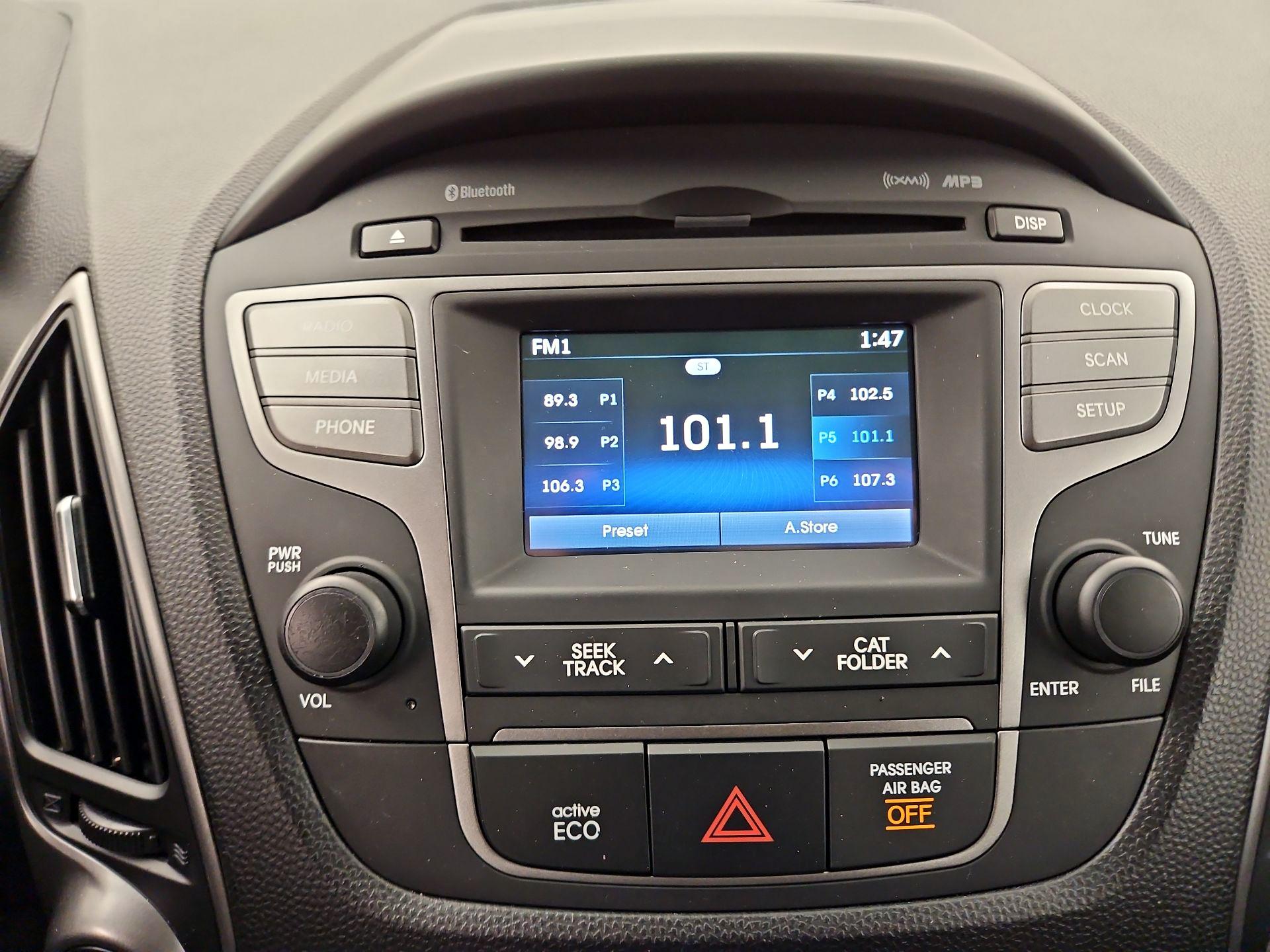 Thumbnail: 2015 Hyundai Tucson - 15