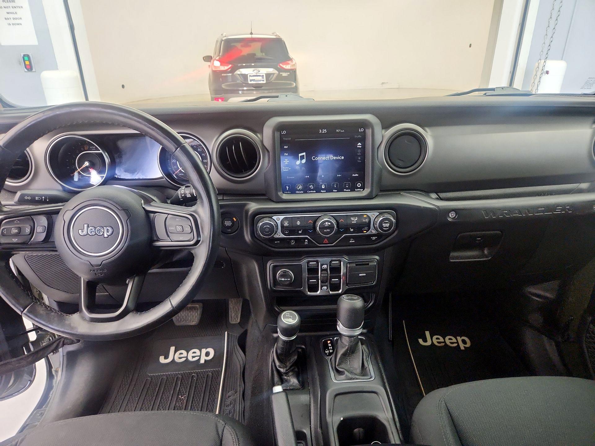 Thumbnail: 2022 Jeep Wrangler - 9
