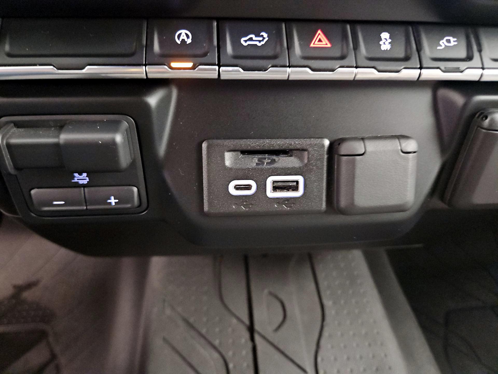 Thumbnail: 2019 Chevrolet Silverado 1500 - 18