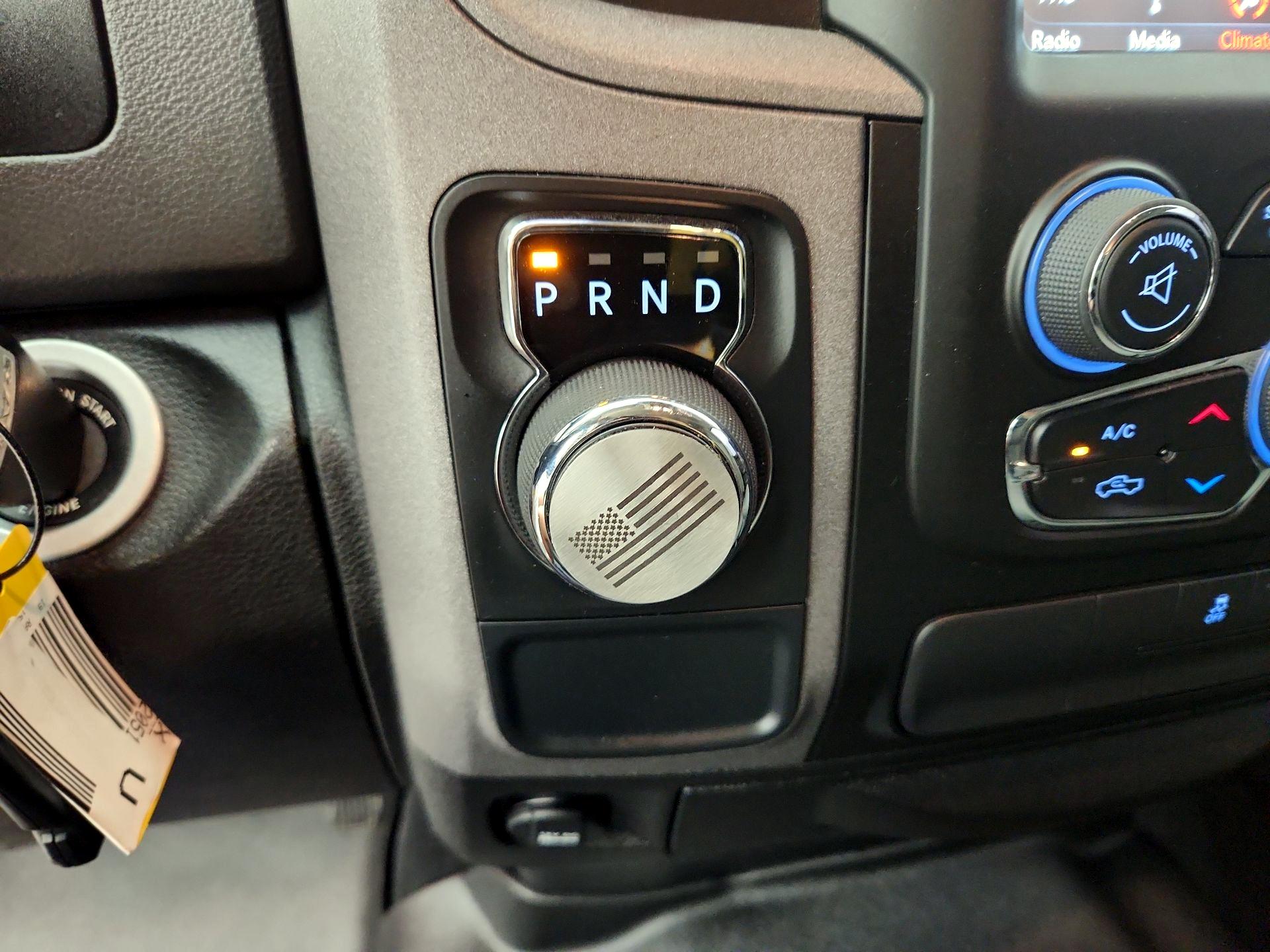 Thumbnail: 2019 RAM 1500 Classic - 17