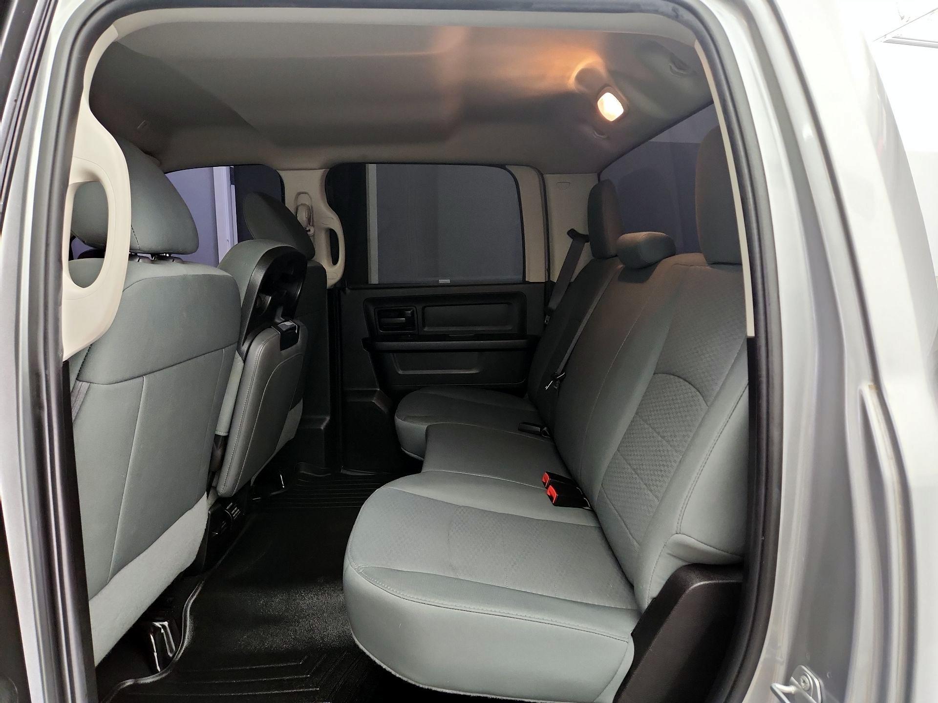 Thumbnail: 2019 RAM 1500 Classic - 18