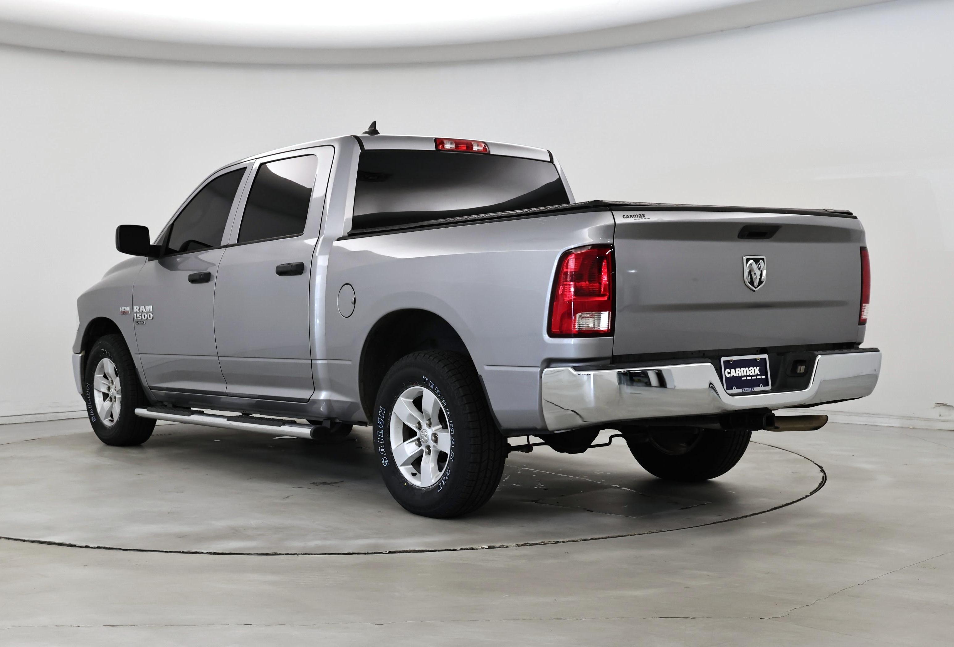 Thumbnail: 2019 RAM 1500 Classic - 2