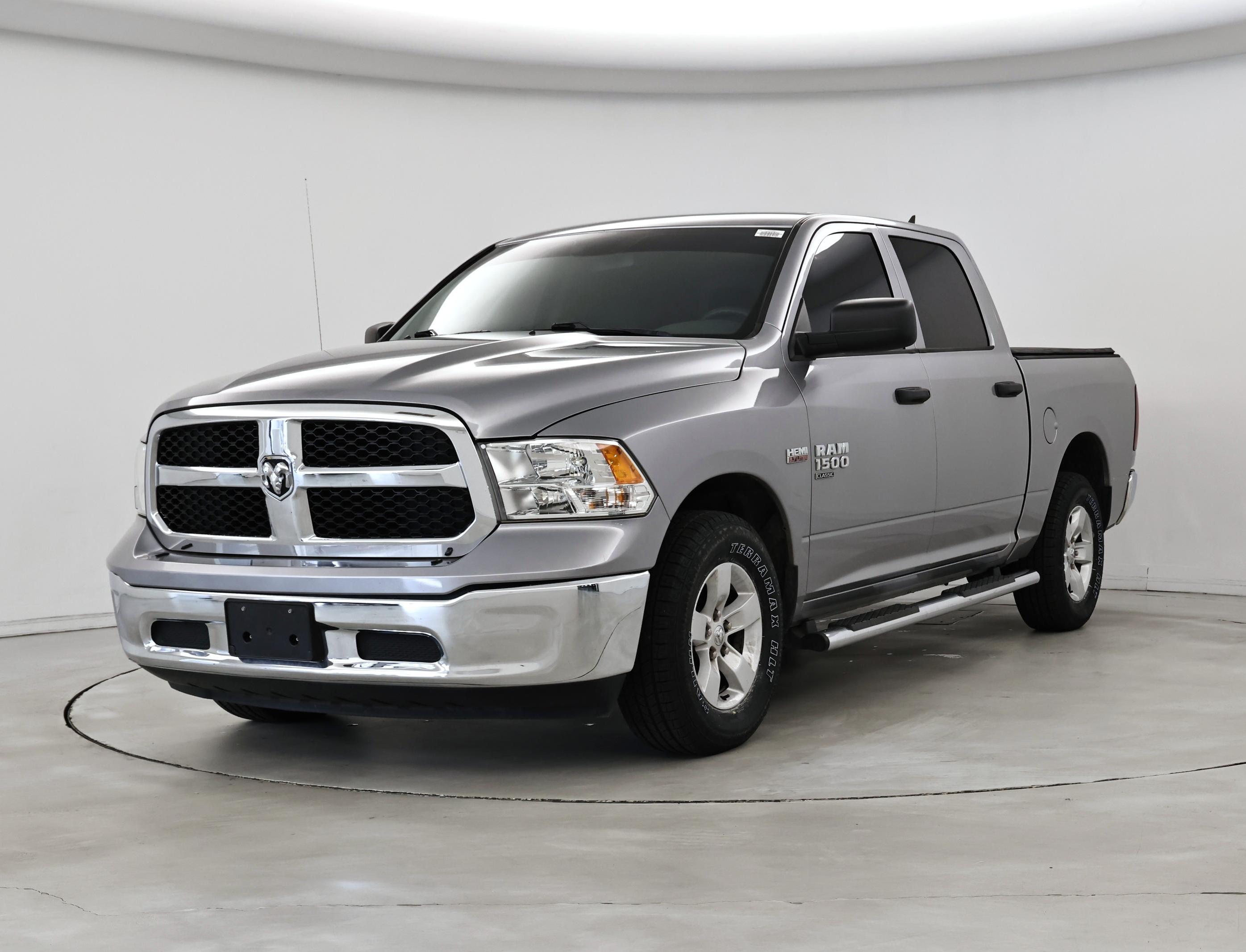Thumbnail: 2019 RAM 1500 Classic - 4