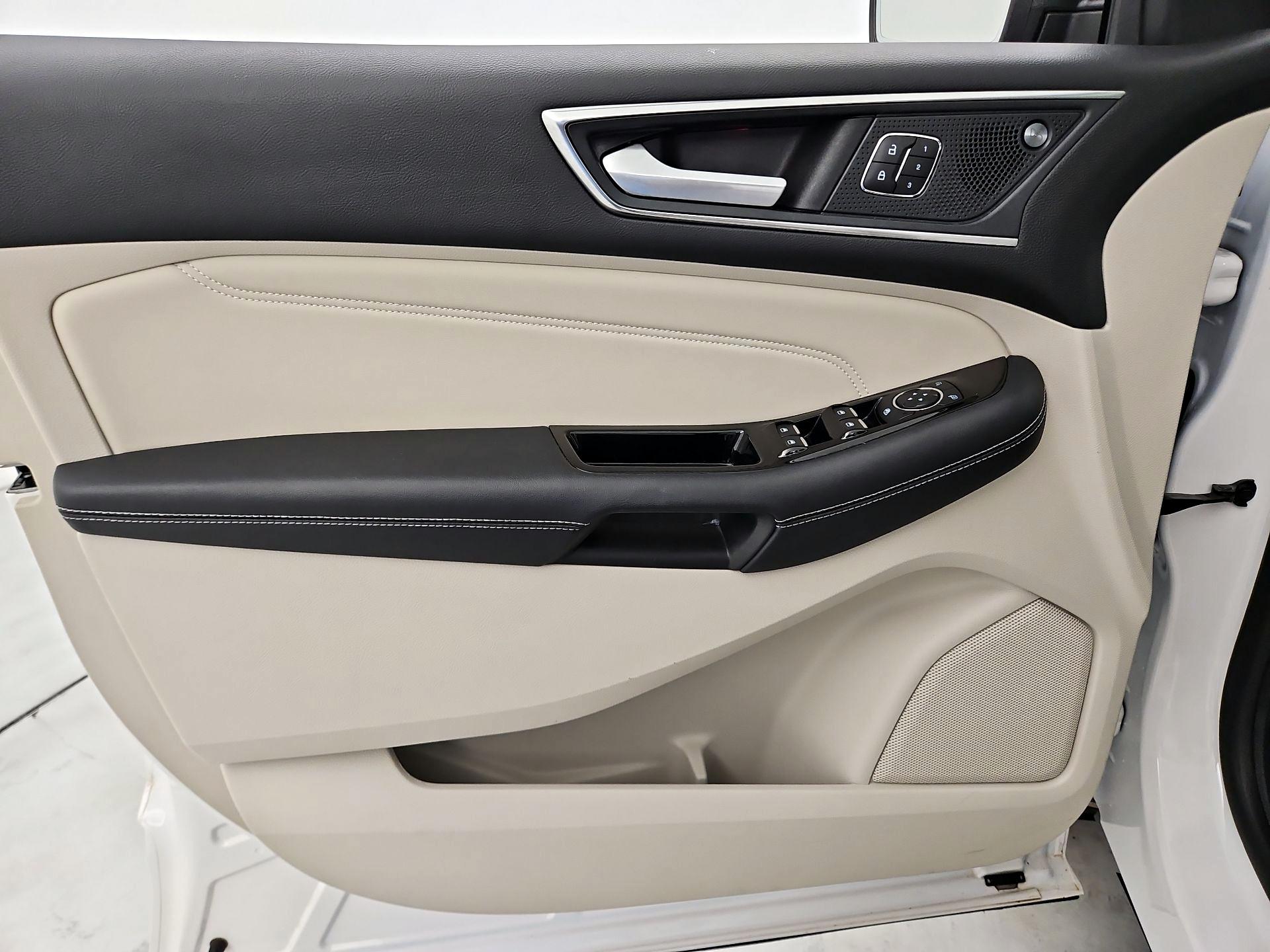 Thumbnail: 2019 Ford Edge - 12