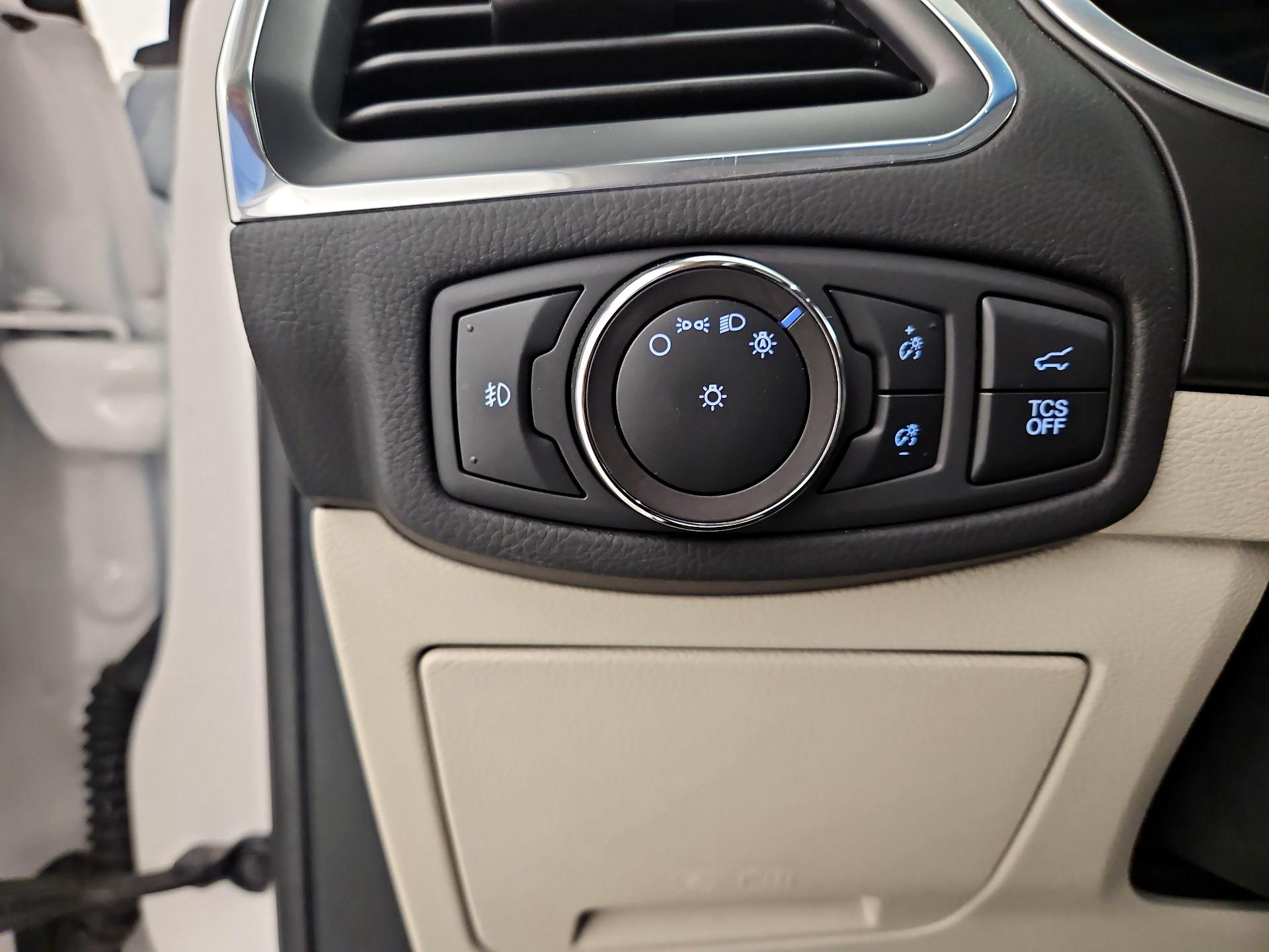 Thumbnail: 2019 Ford Edge - 13