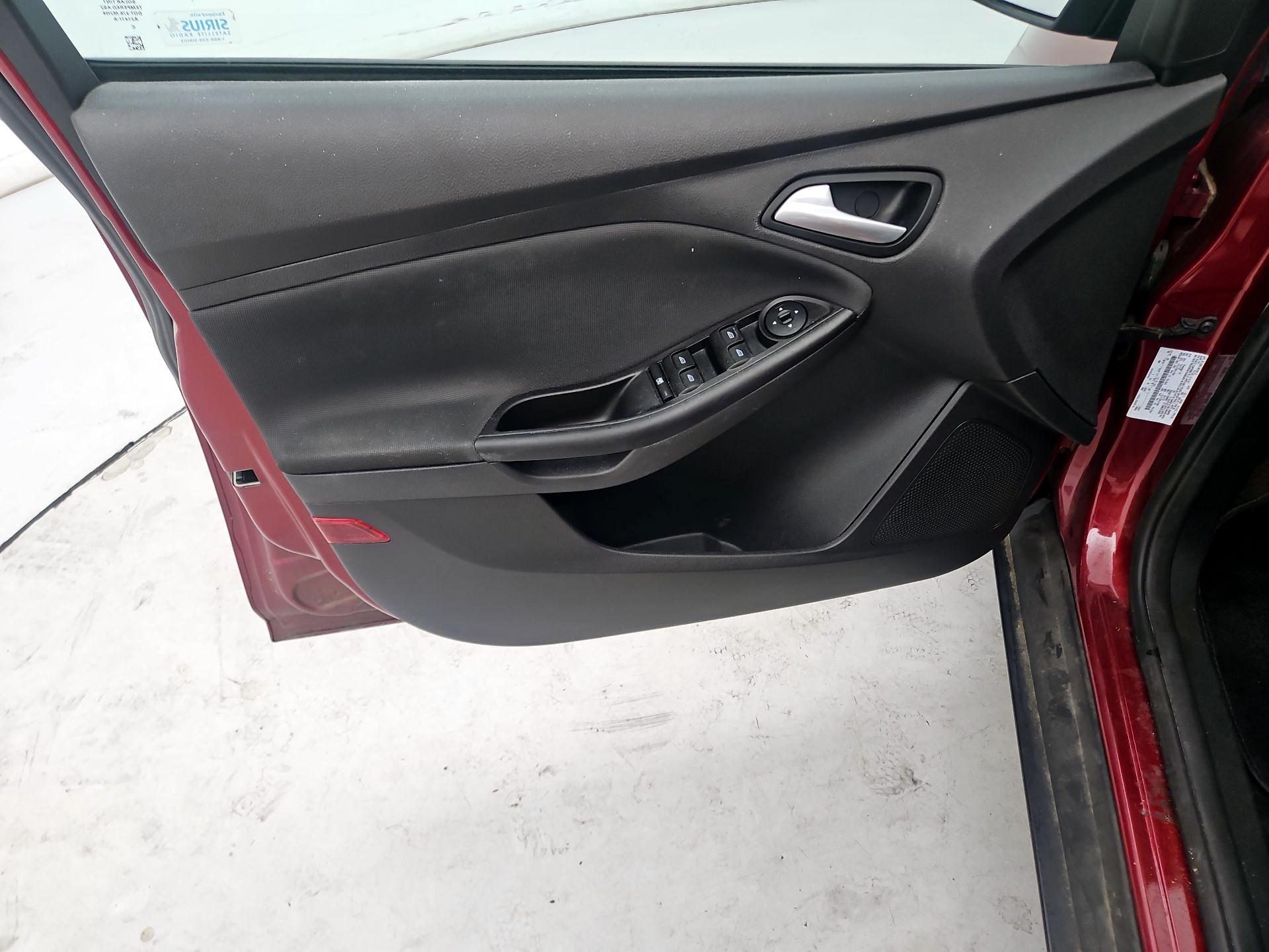 Thumbnail: 2014 Ford Focus - 12