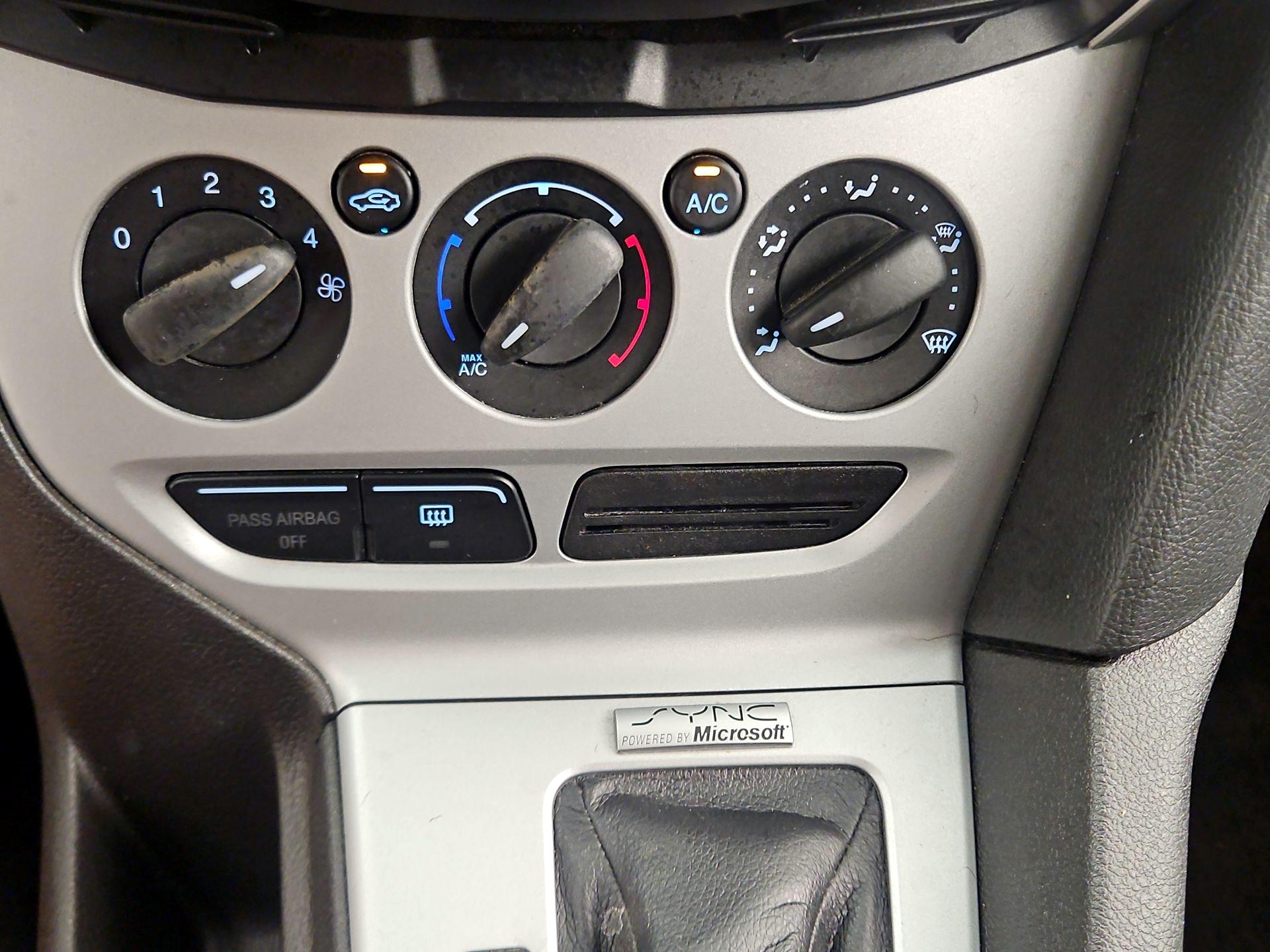 Thumbnail: 2014 Ford Focus - 15