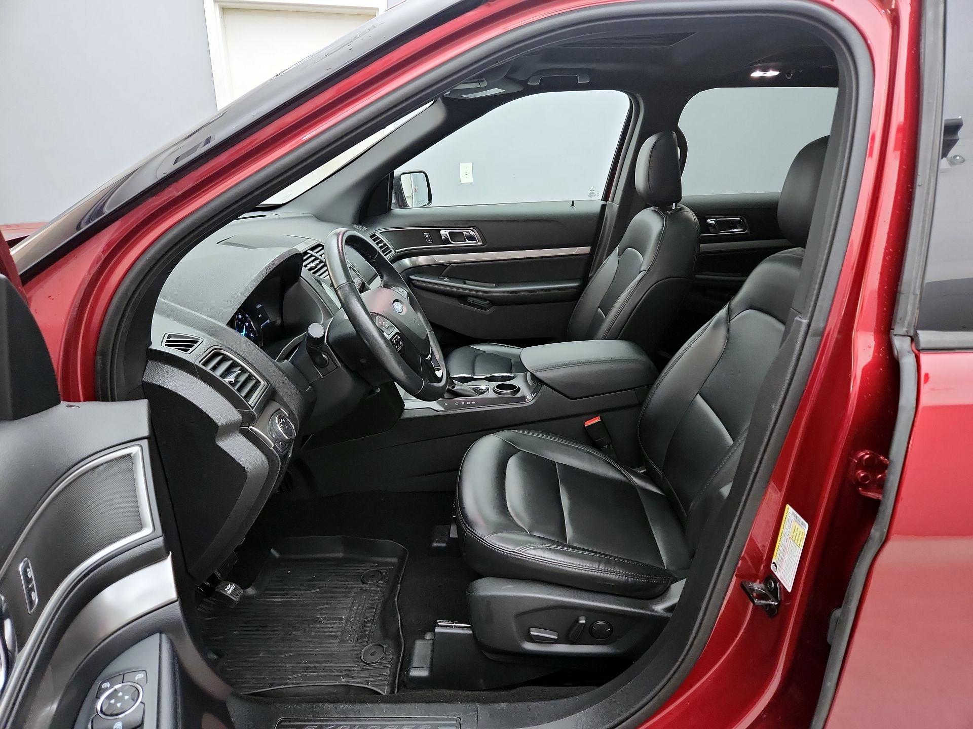 Thumbnail: 2019 Ford Explorer - 11