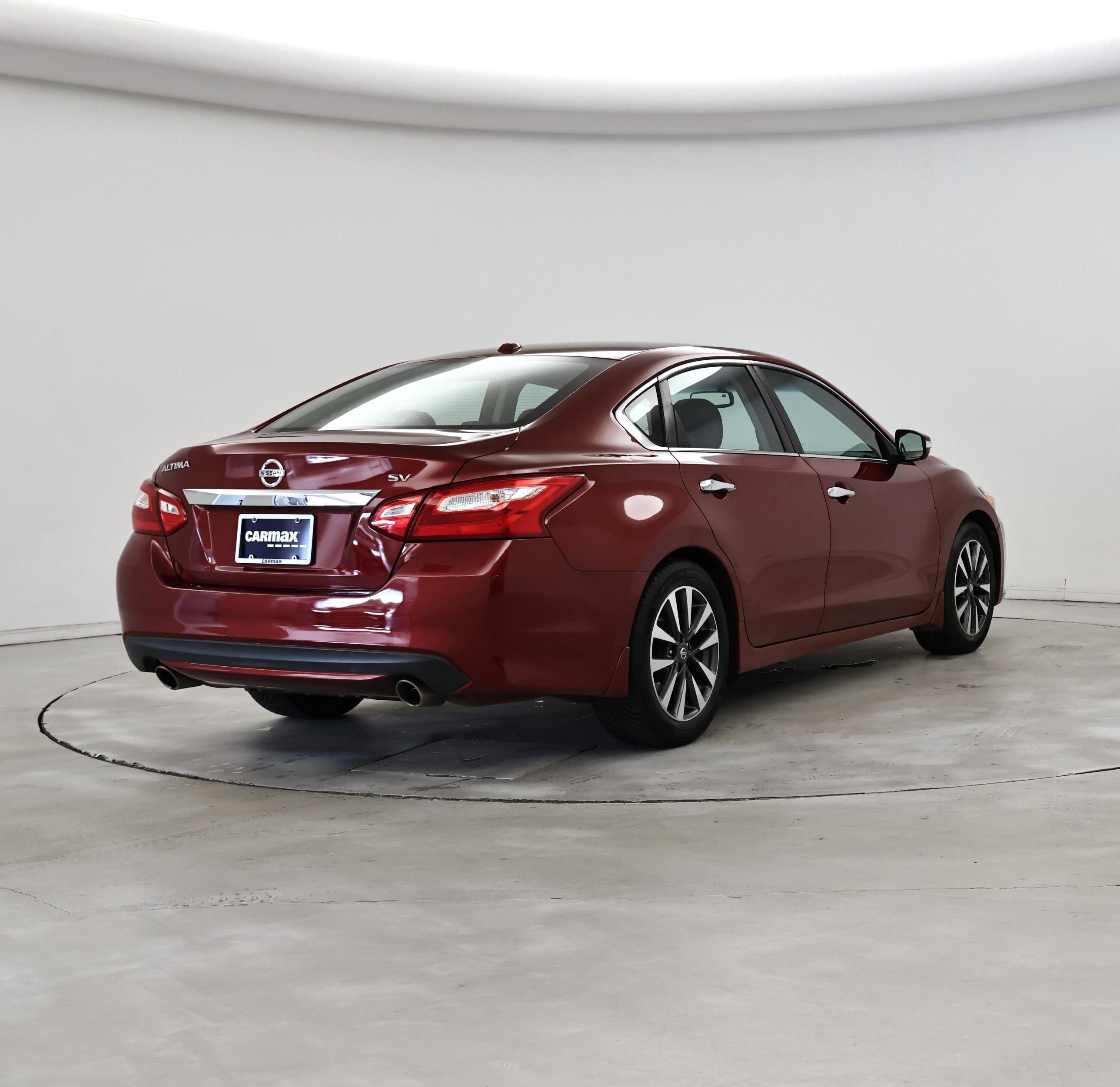 Thumbnail: 2017 Nissan Altima - 8