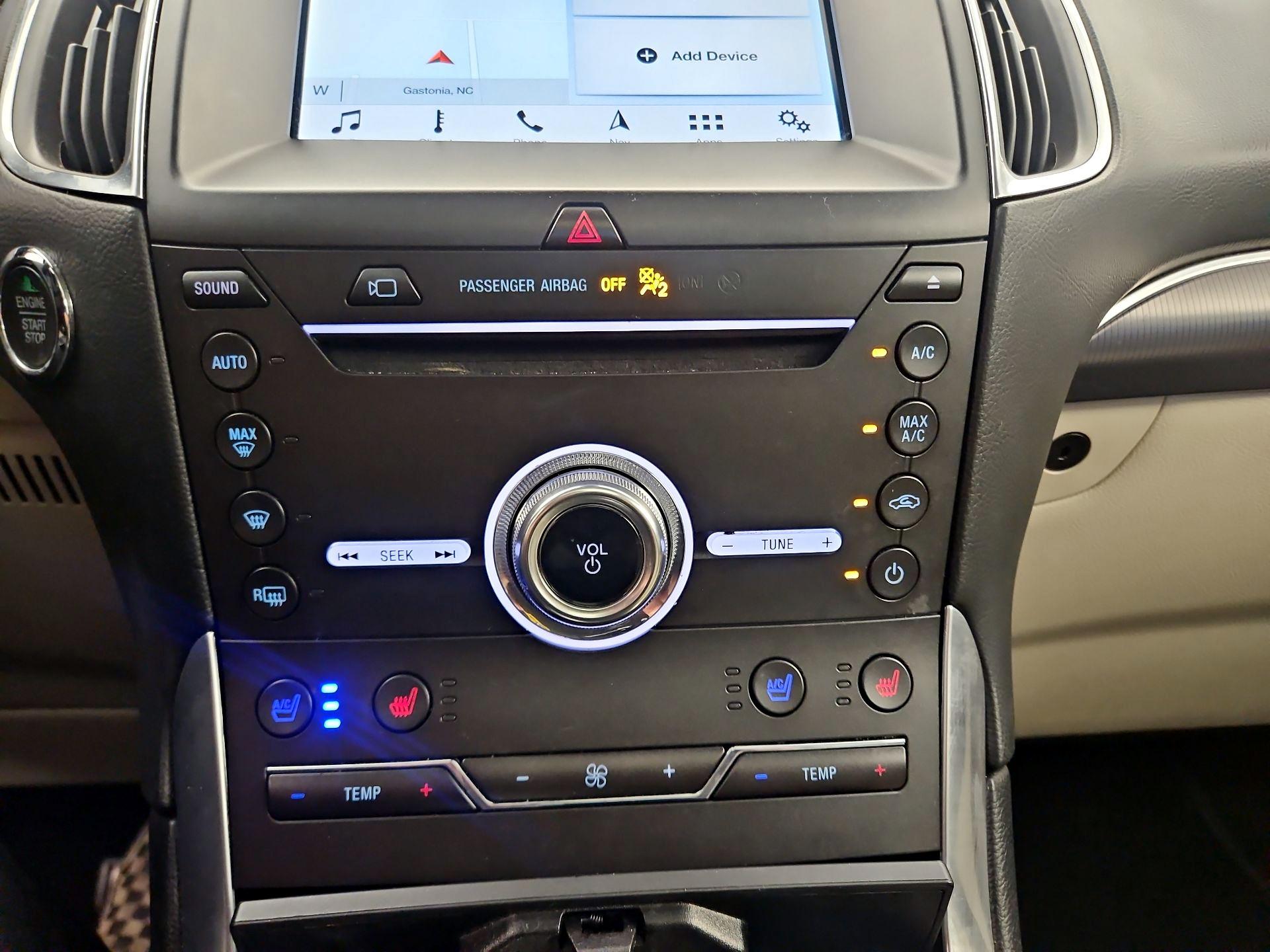 Thumbnail: 2019 Ford Edge - 17