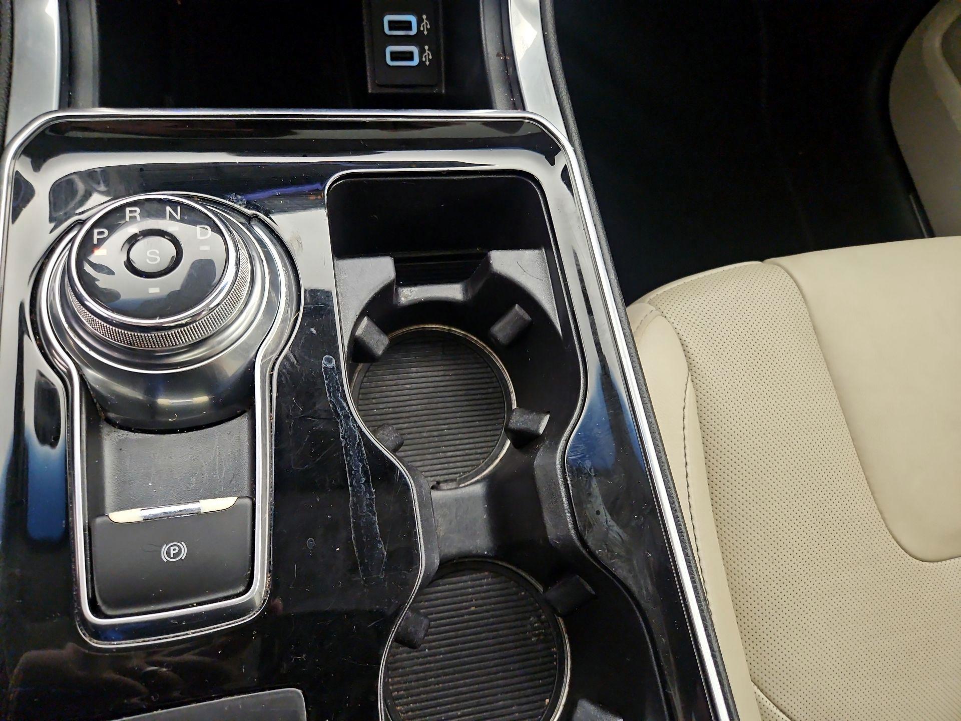 Thumbnail: 2019 Ford Edge - 18