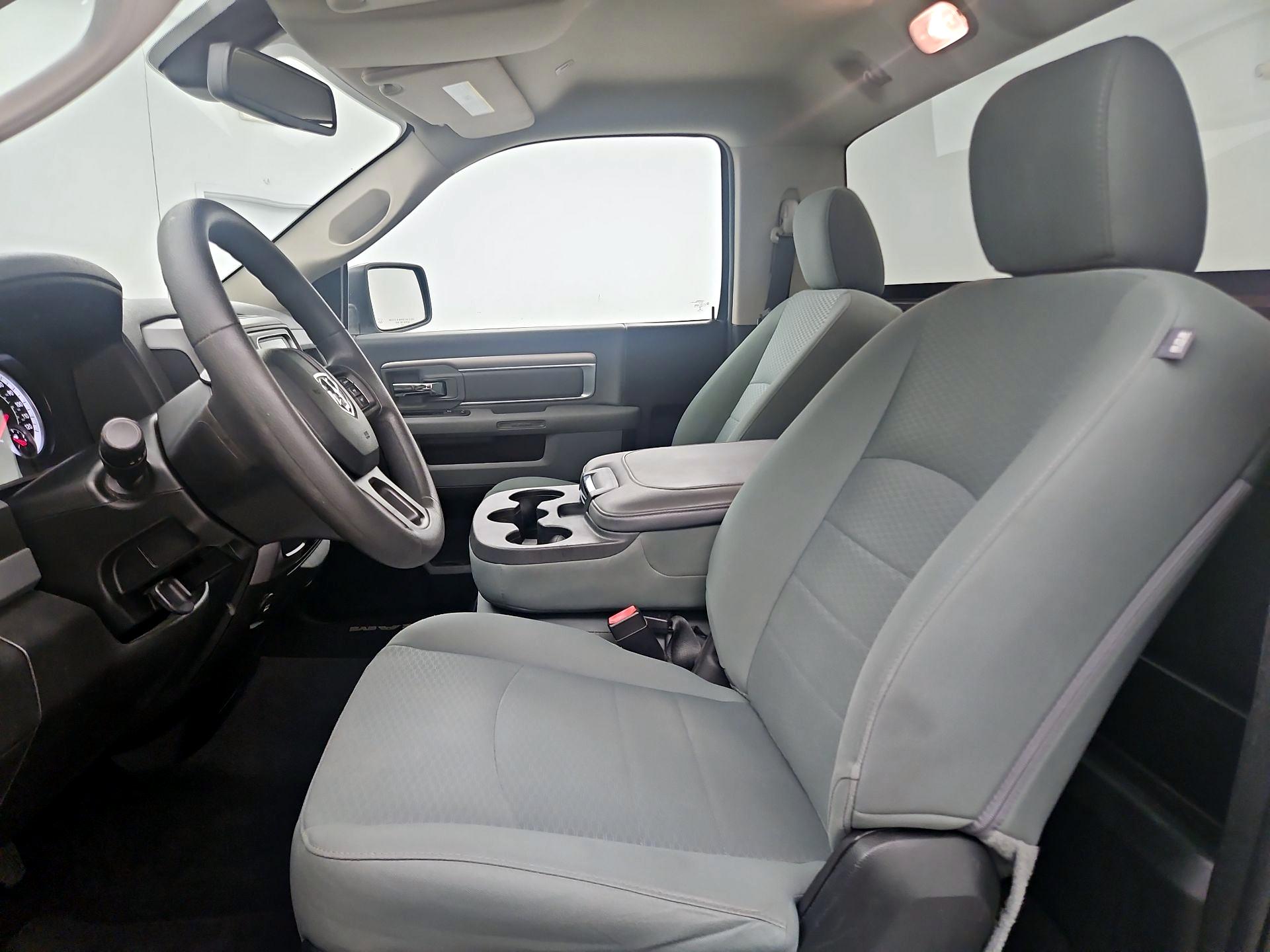 Thumbnail: 2019 RAM 1500 Classic - 11