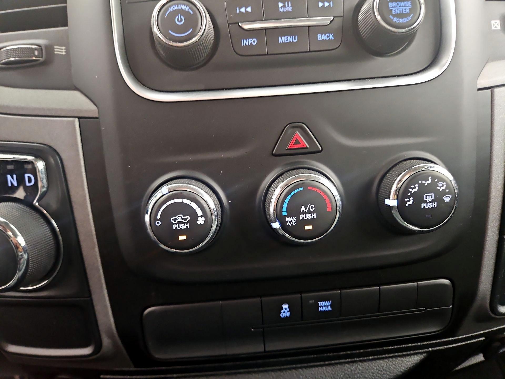Thumbnail: 2019 RAM 1500 Classic - 15