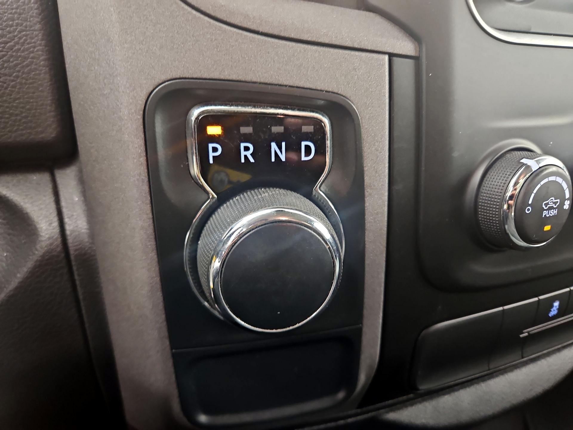 Thumbnail: 2019 RAM 1500 Classic - 16