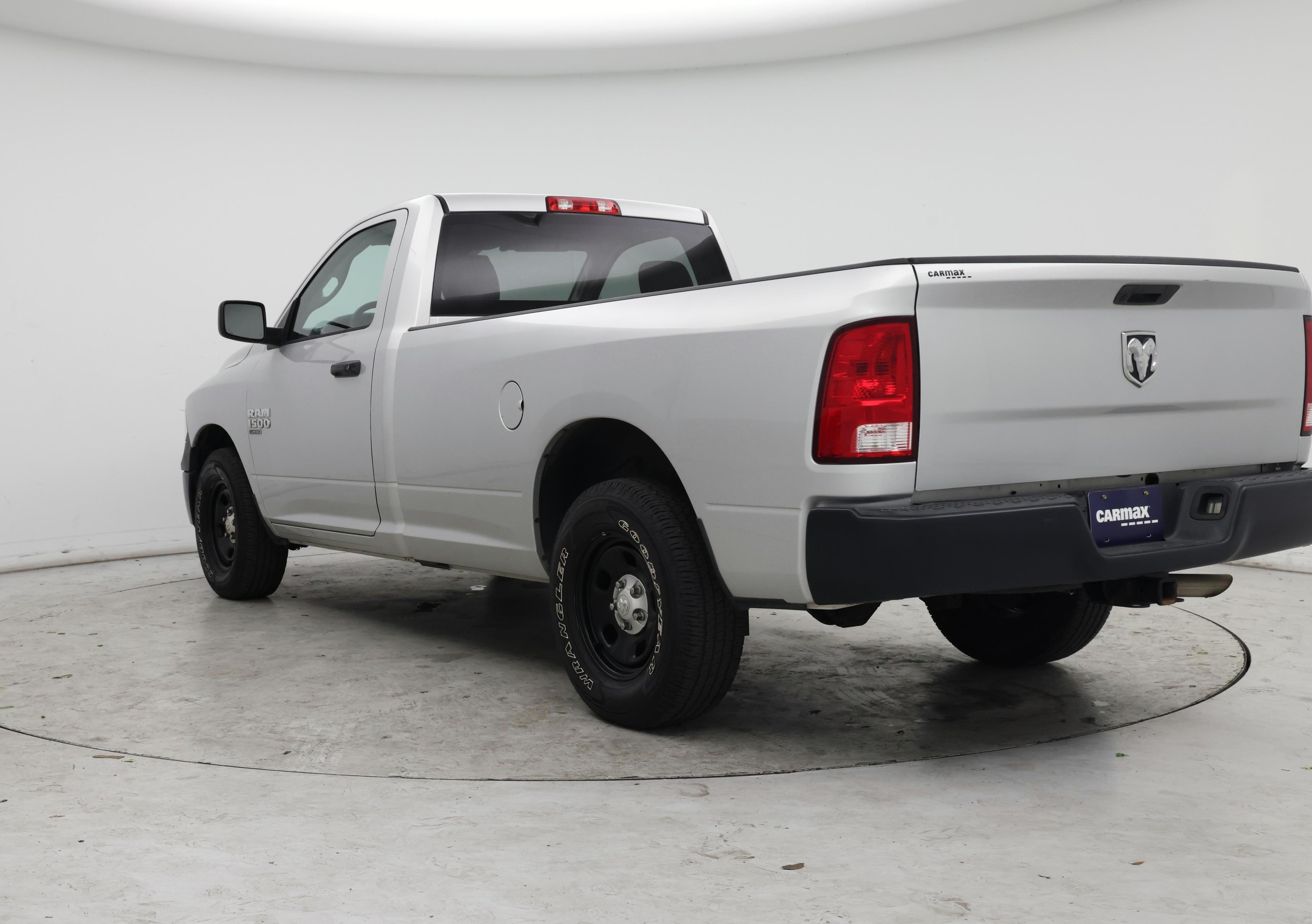 Thumbnail: 2019 RAM 1500 Classic - 2