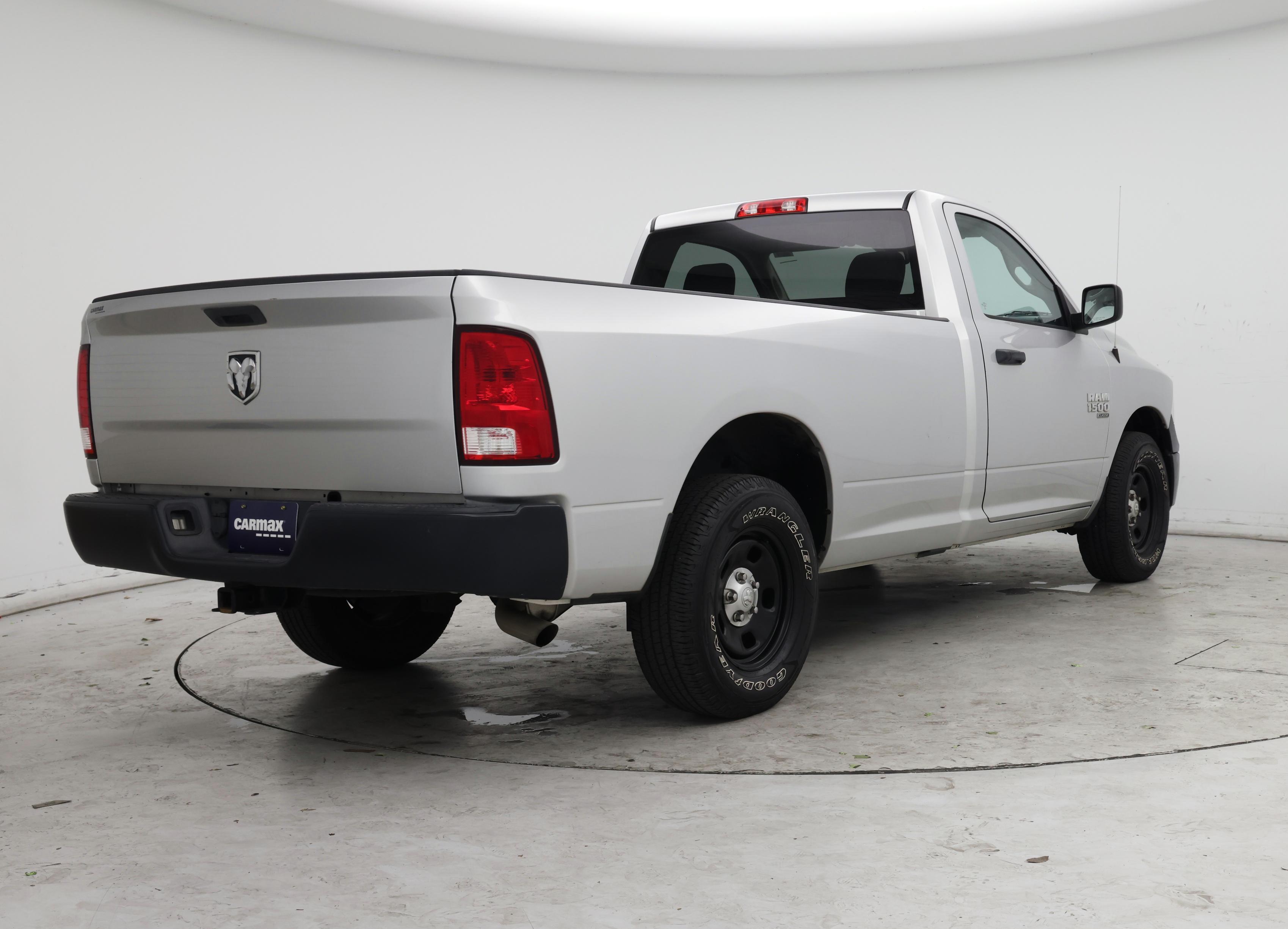 Thumbnail: 2019 RAM 1500 Classic - 8
