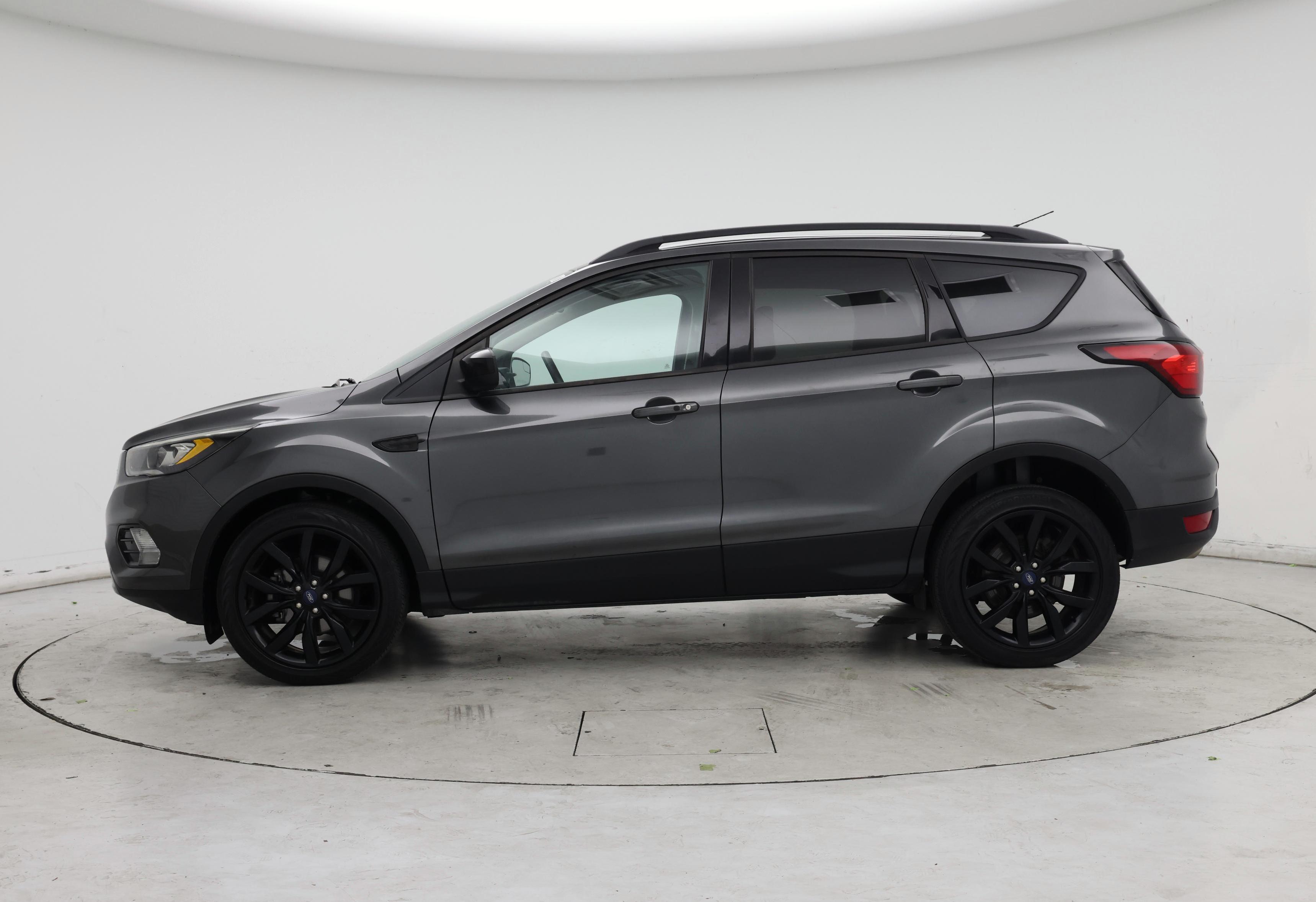 Thumbnail: 2019 Ford Escape - 3