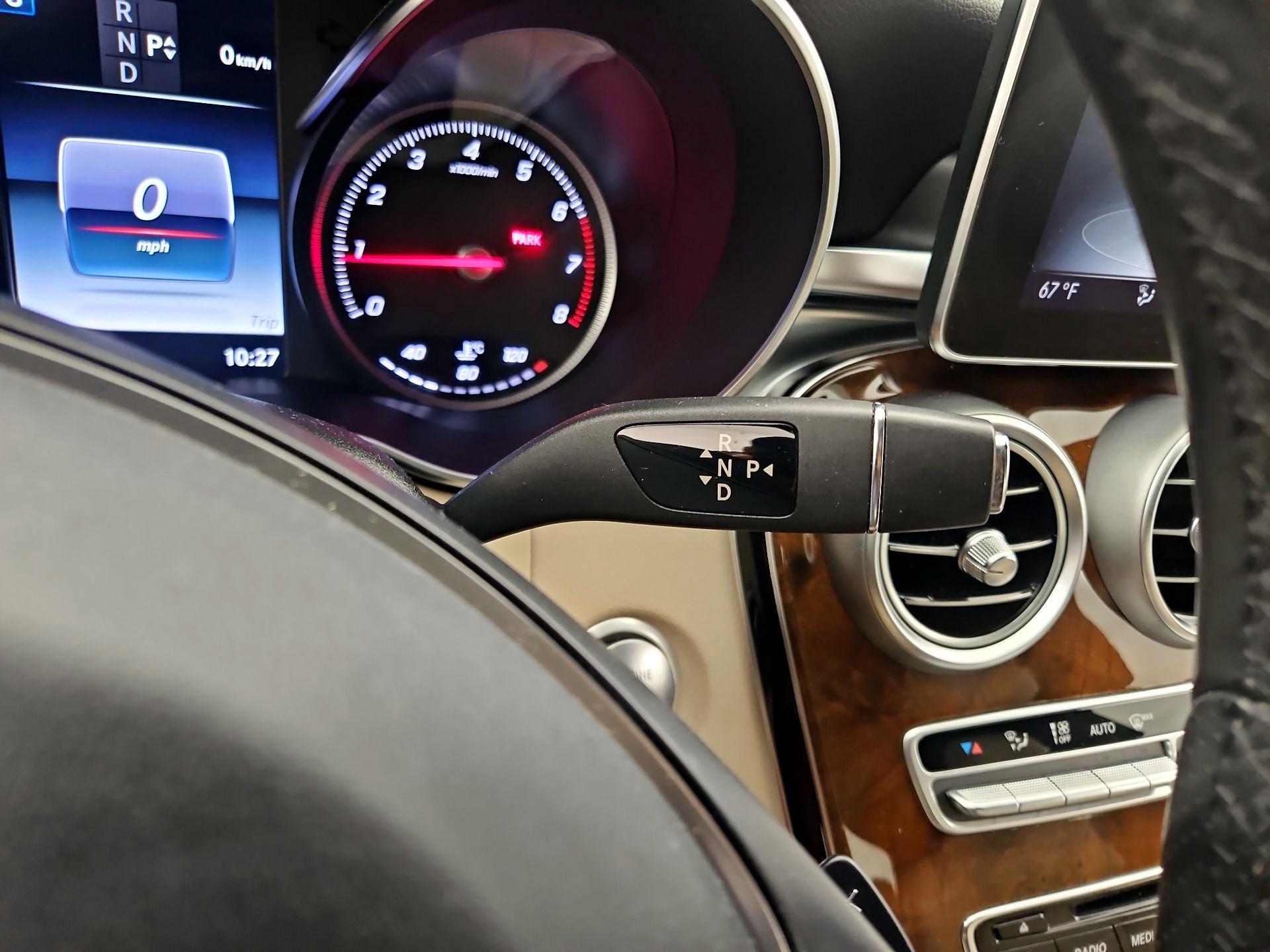Thumbnail: 2016 Mercedes-Benz C-Class - 18