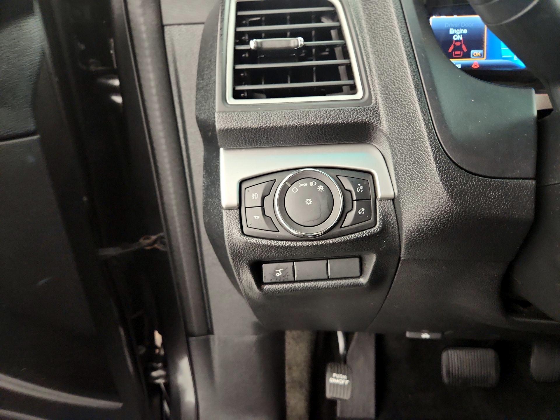 Thumbnail: 2016 Ford Explorer - 13
