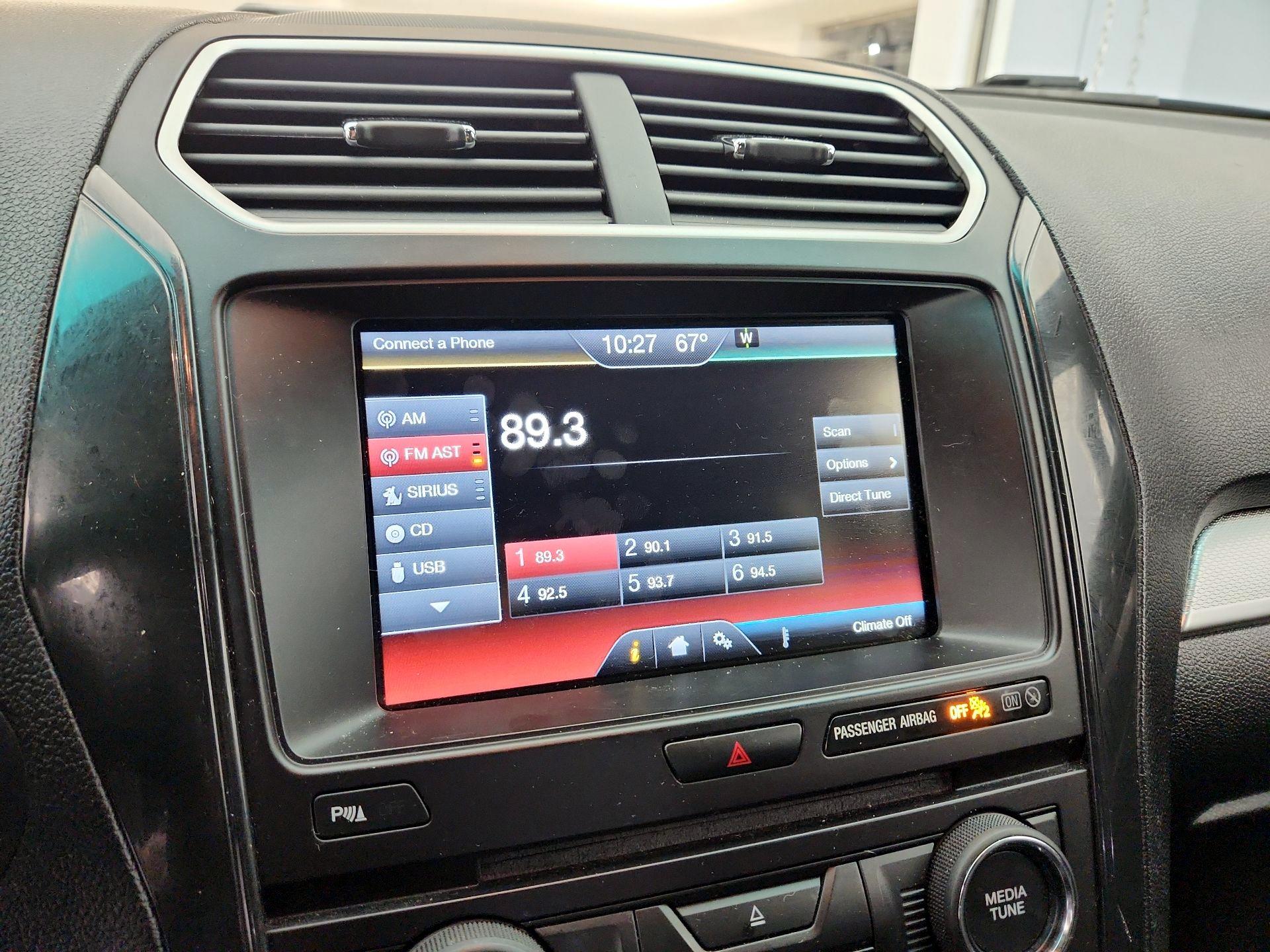 Thumbnail: 2016 Ford Explorer - 15