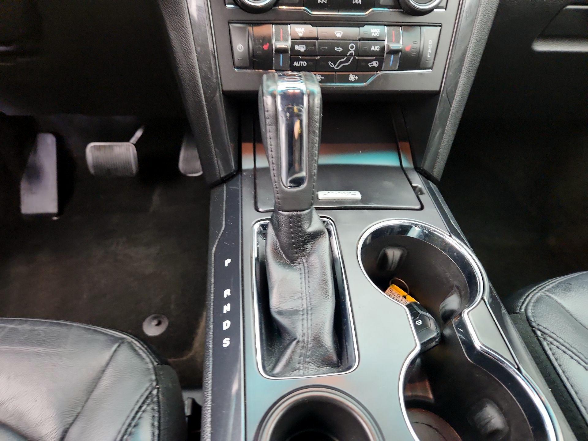 Thumbnail: 2016 Ford Explorer - 17