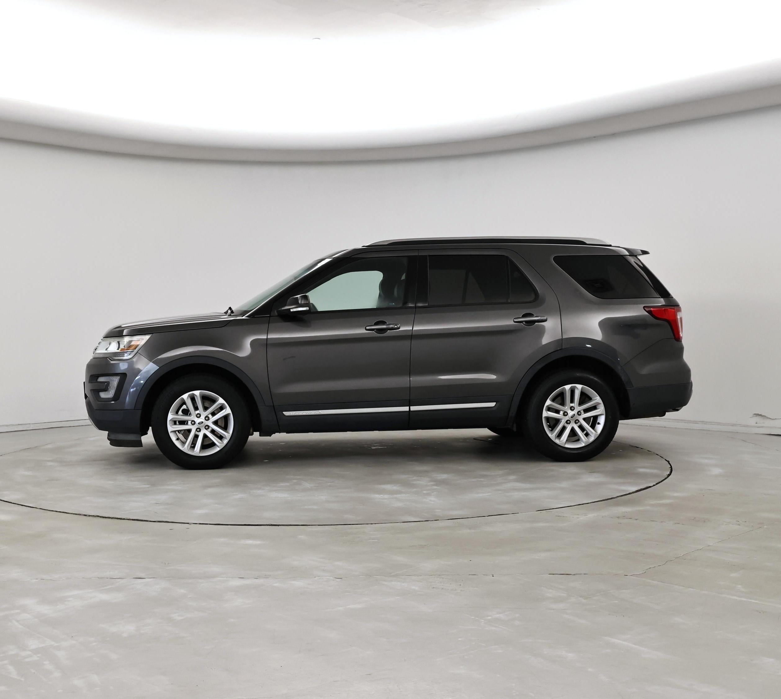 Thumbnail: 2016 Ford Explorer - 3