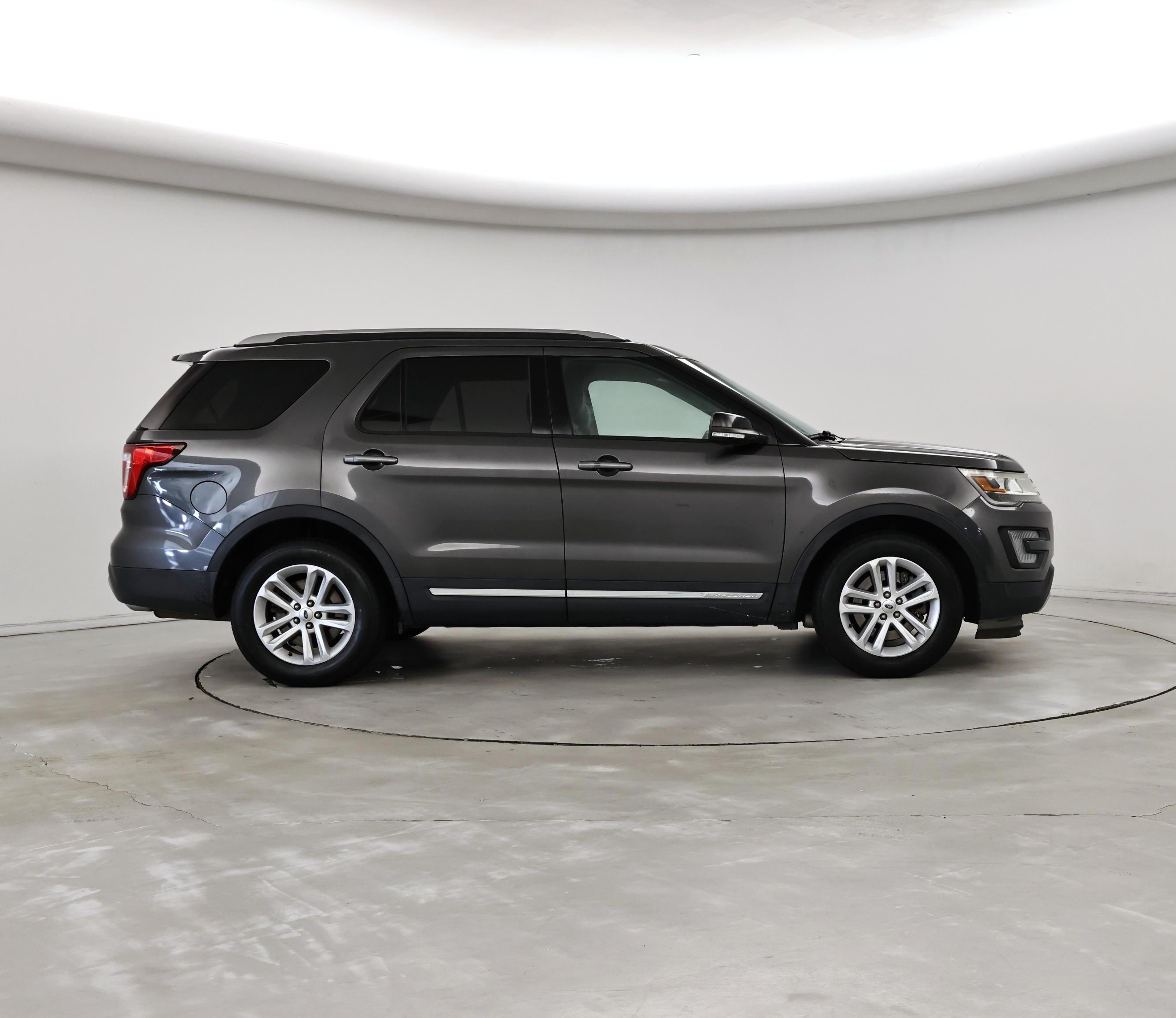 Thumbnail: 2016 Ford Explorer - 7