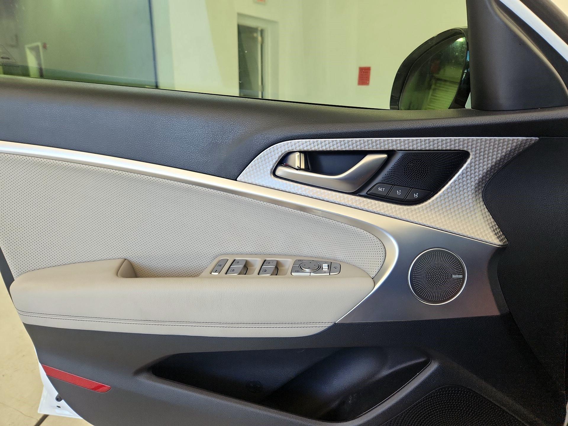 Thumbnail: 2023 Genesis G70 - 10