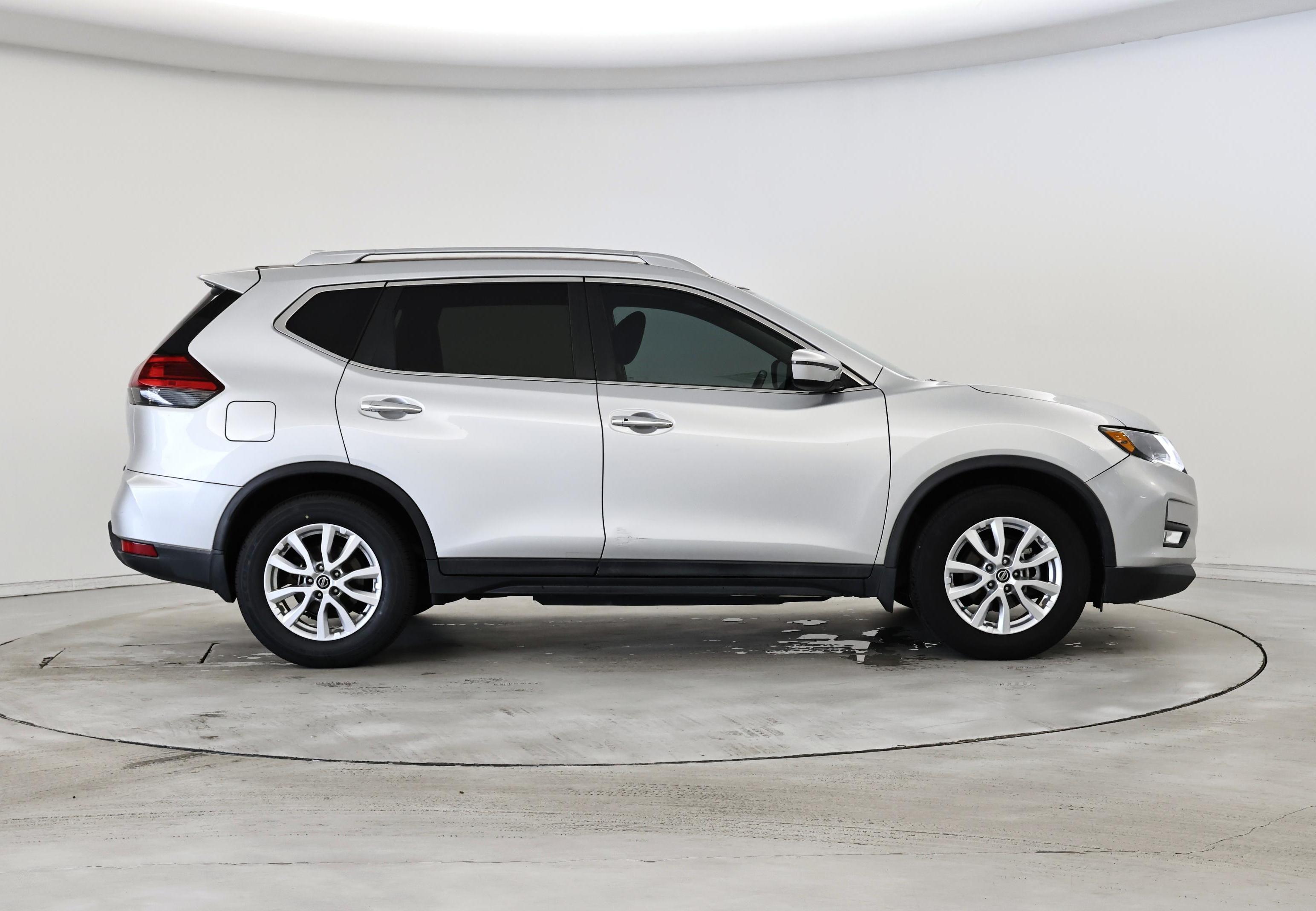 Thumbnail: 2017 Nissan Rogue - 7