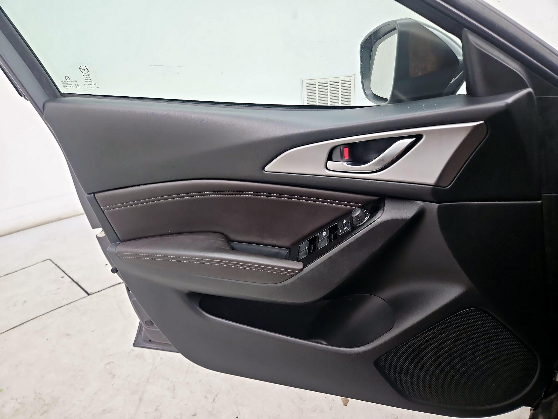 Thumbnail: 2018 Mazda Mazda3 - 12