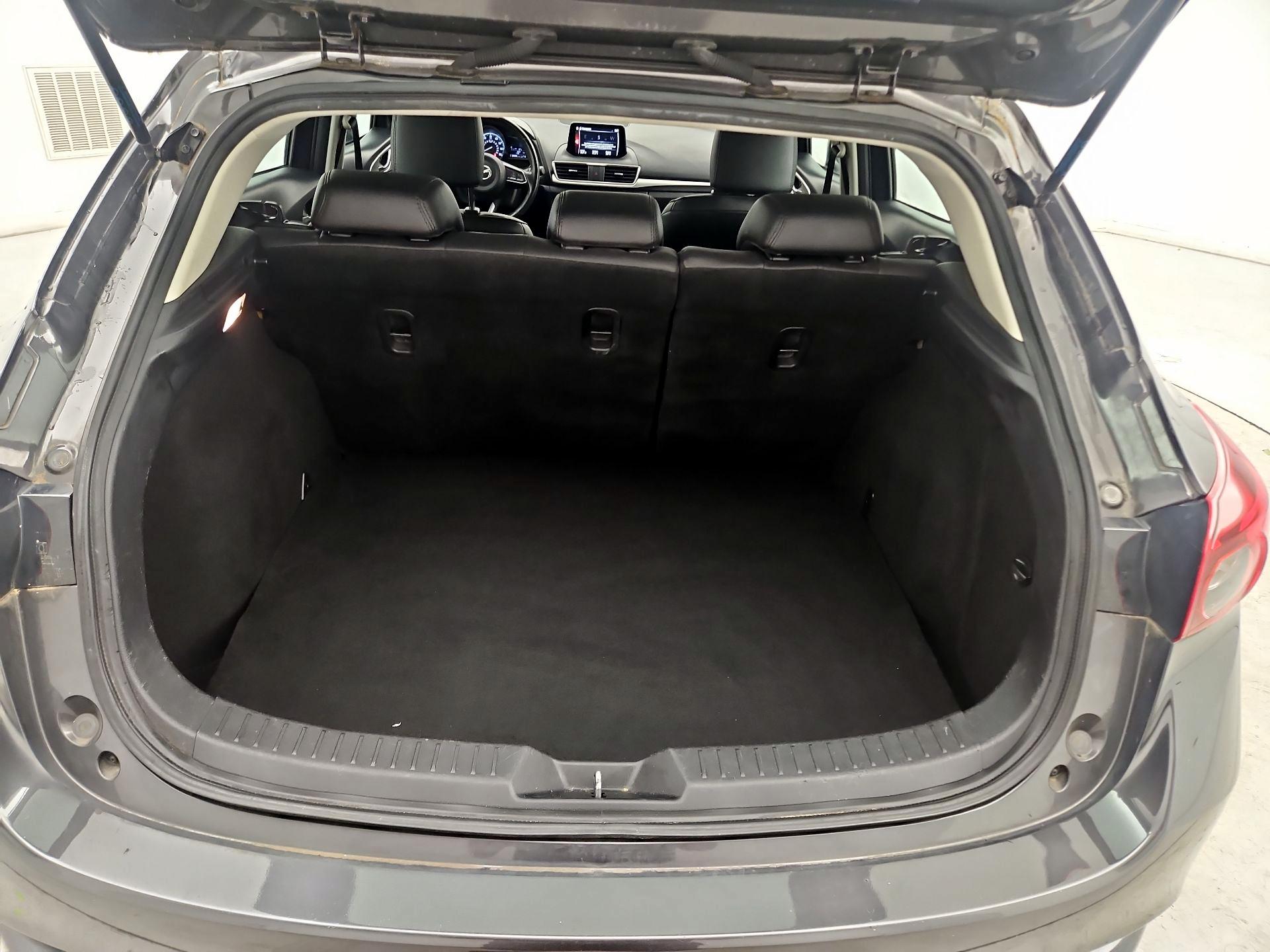 Thumbnail: 2018 Mazda Mazda3 - 20