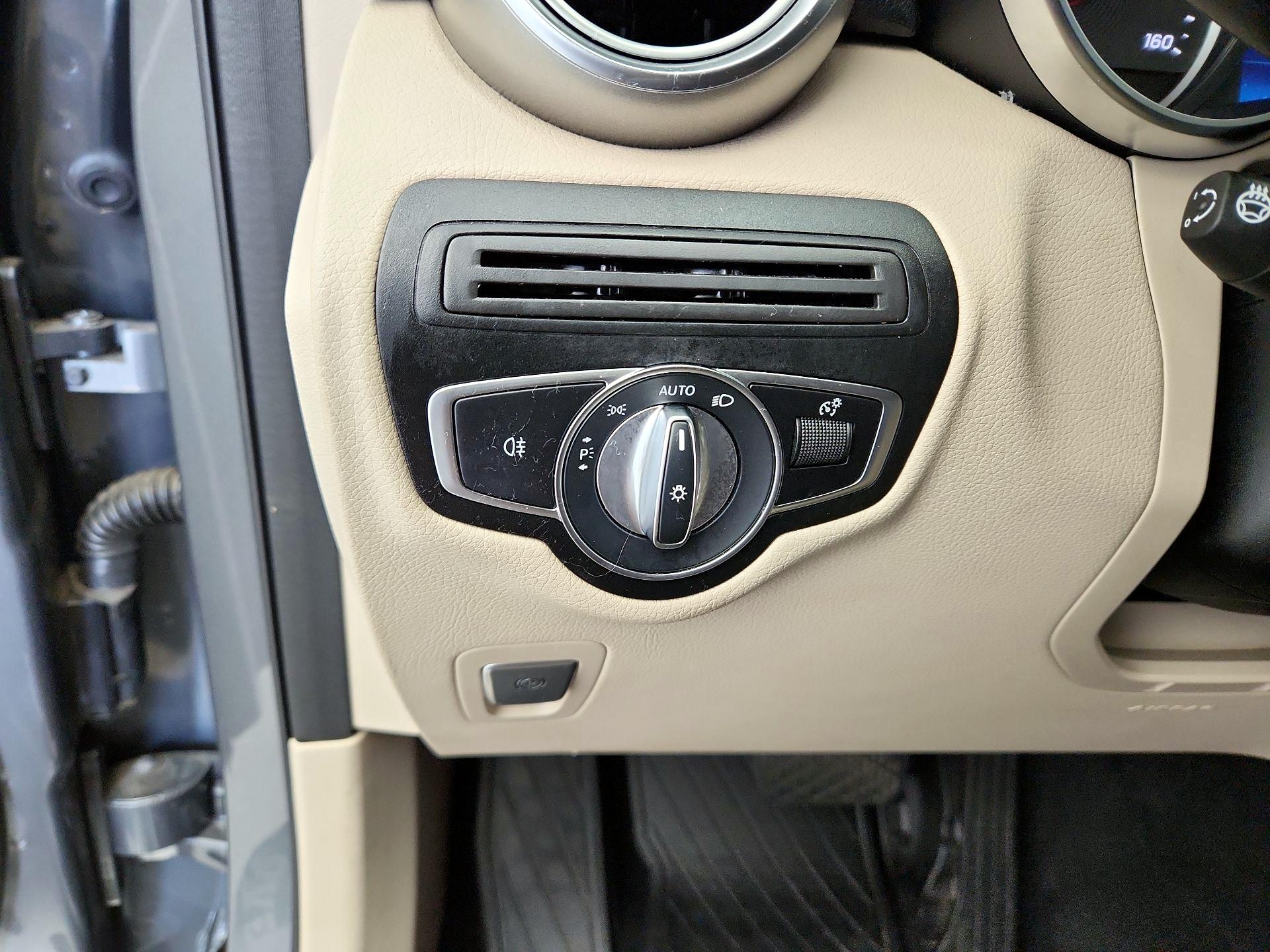 Thumbnail: 2020 Mercedes-Benz GLC - 13