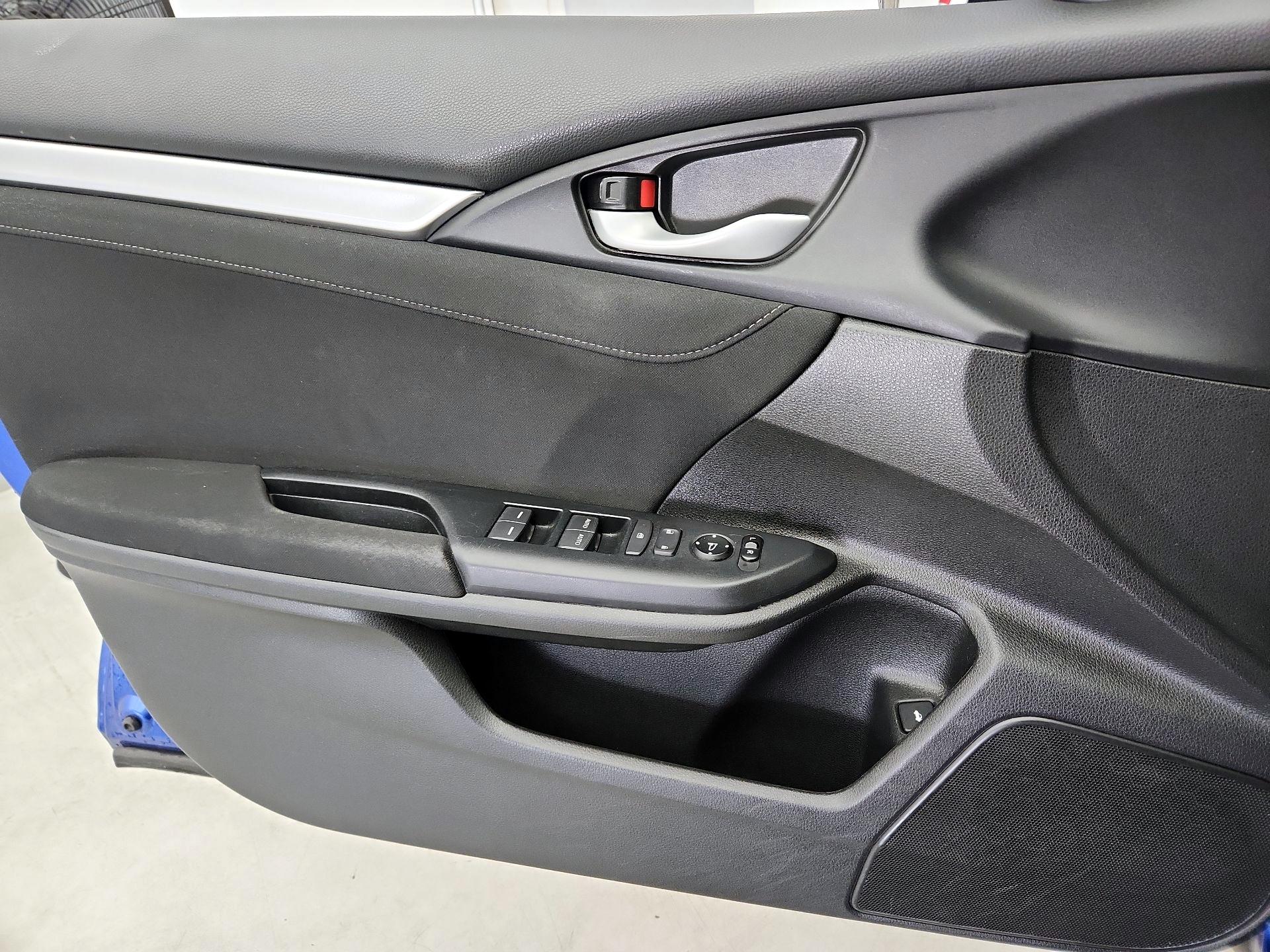 Thumbnail: 2016 Honda Civic - 12