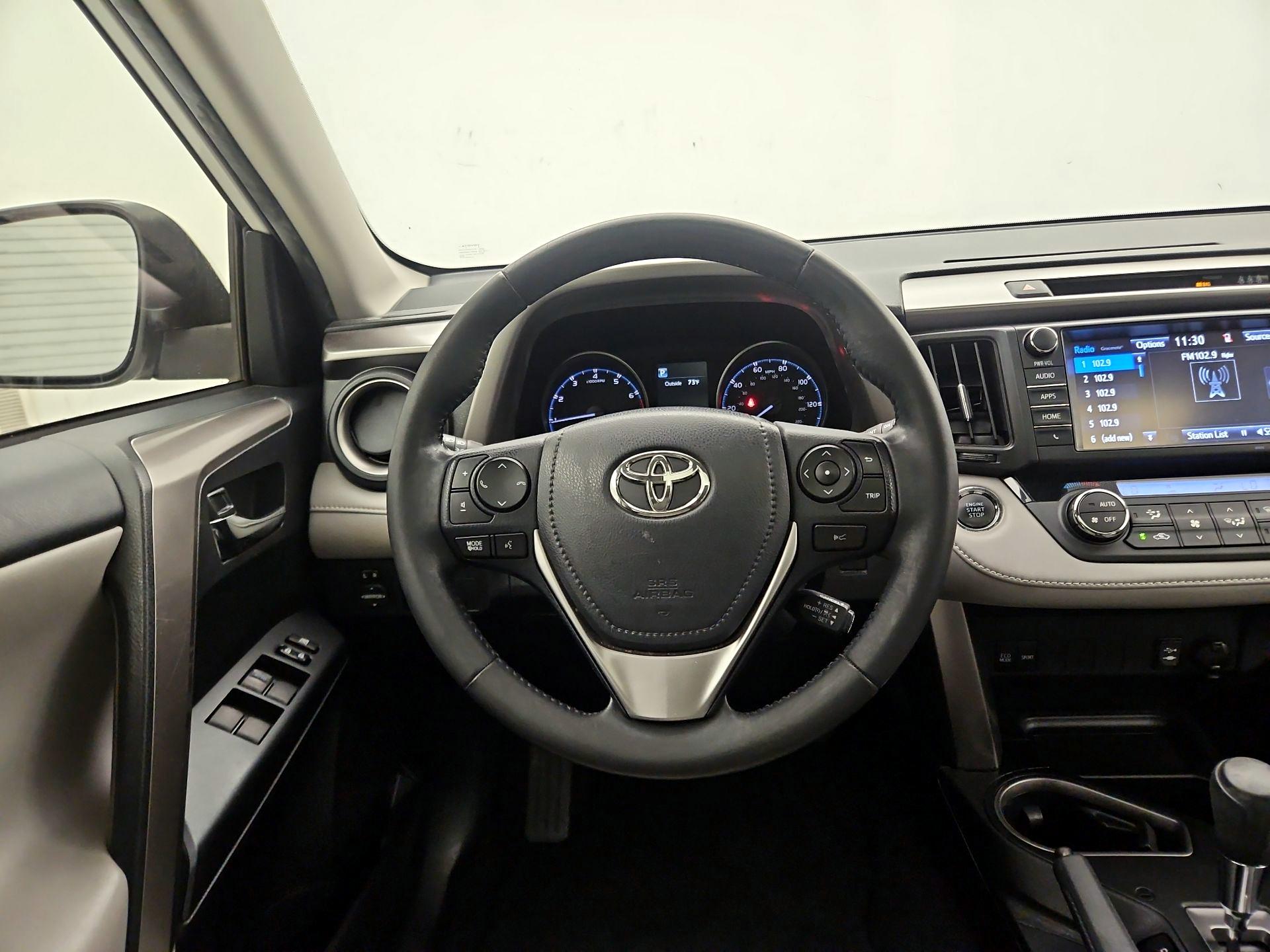 Thumbnail: 2018 Toyota RAV4 - 10