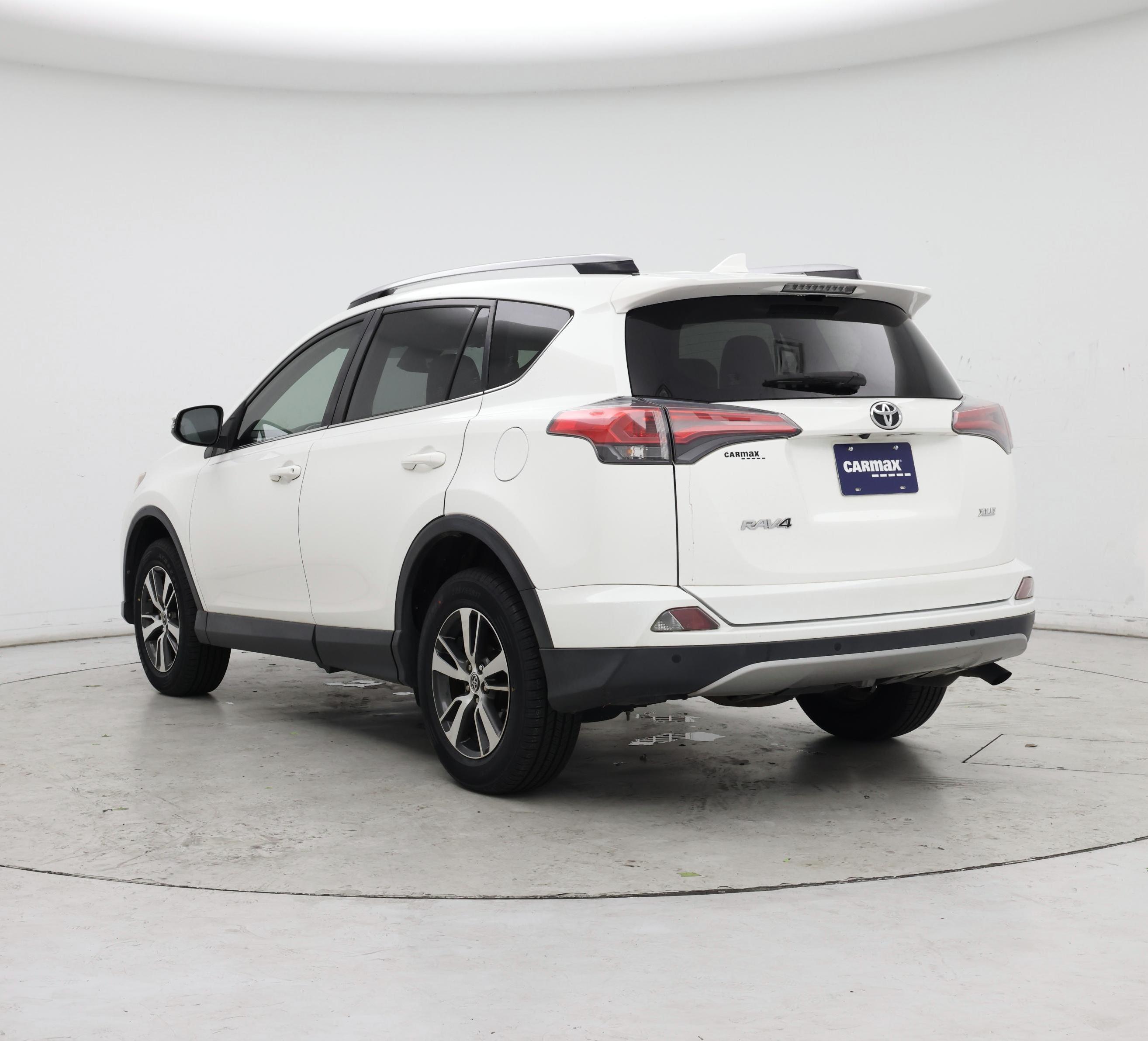 Thumbnail: 2018 Toyota RAV4 - 2