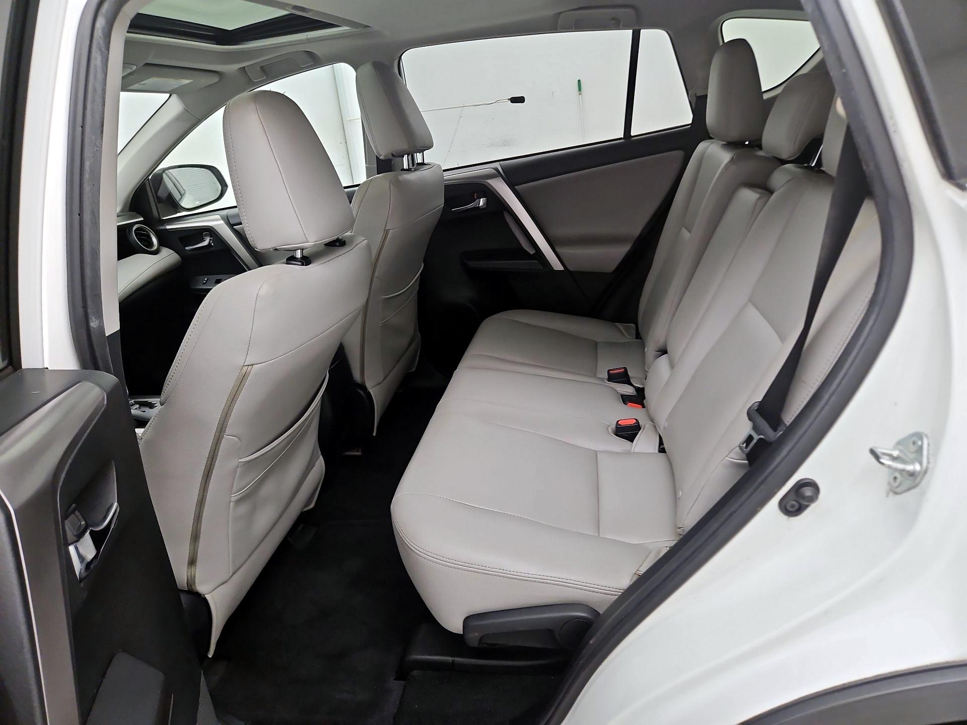 Thumbnail: 2018 Toyota RAV4 - 20