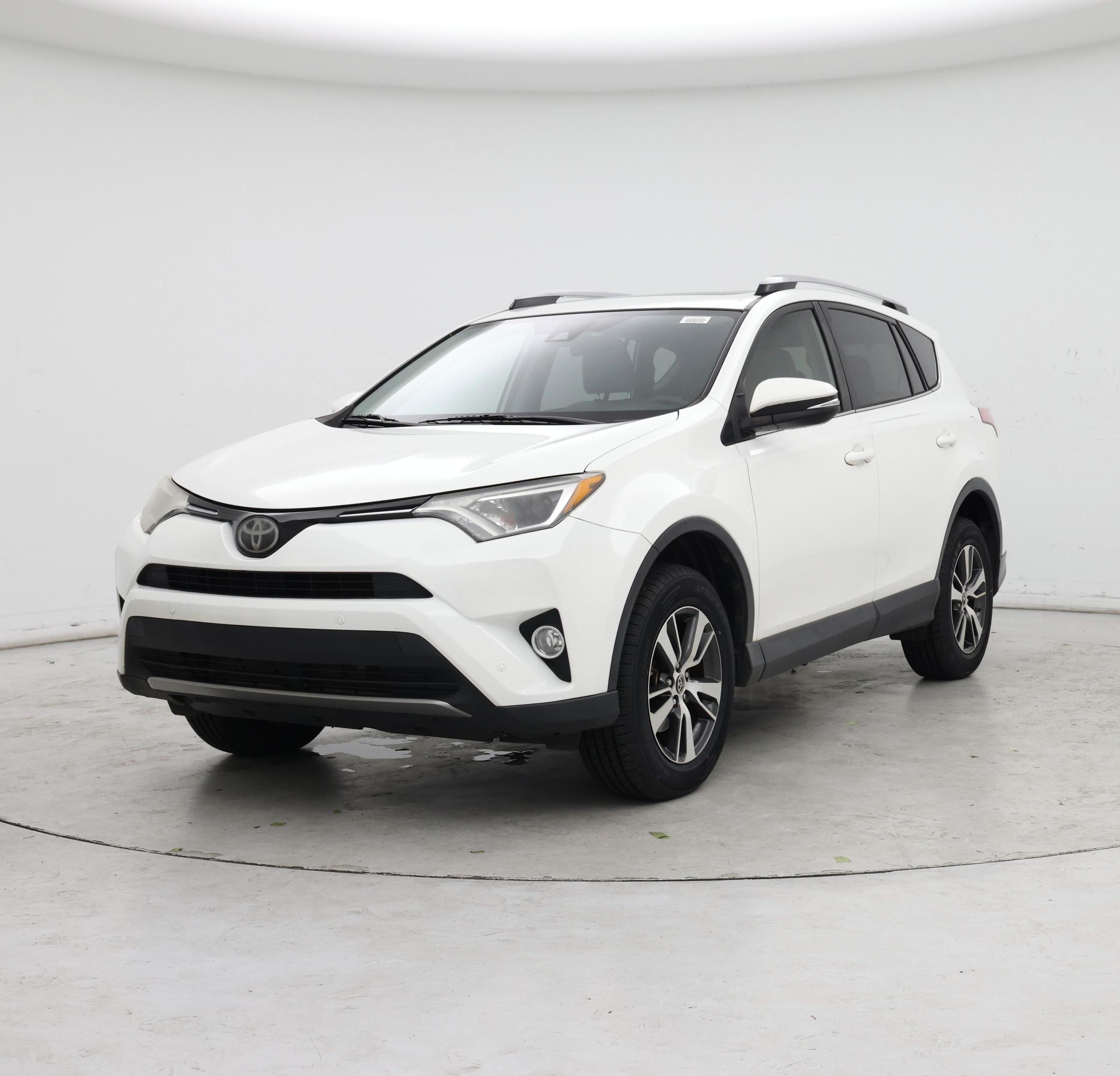 Thumbnail: 2018 Toyota RAV4 - 4