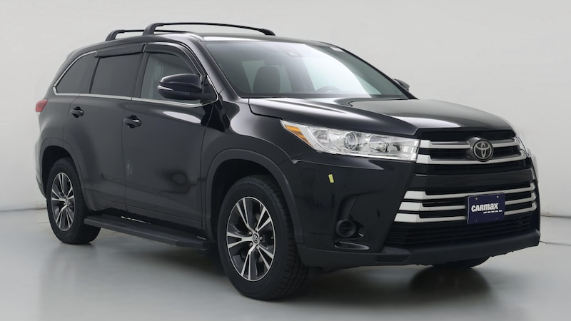 2017 Toyota Highlander LE Hero Image