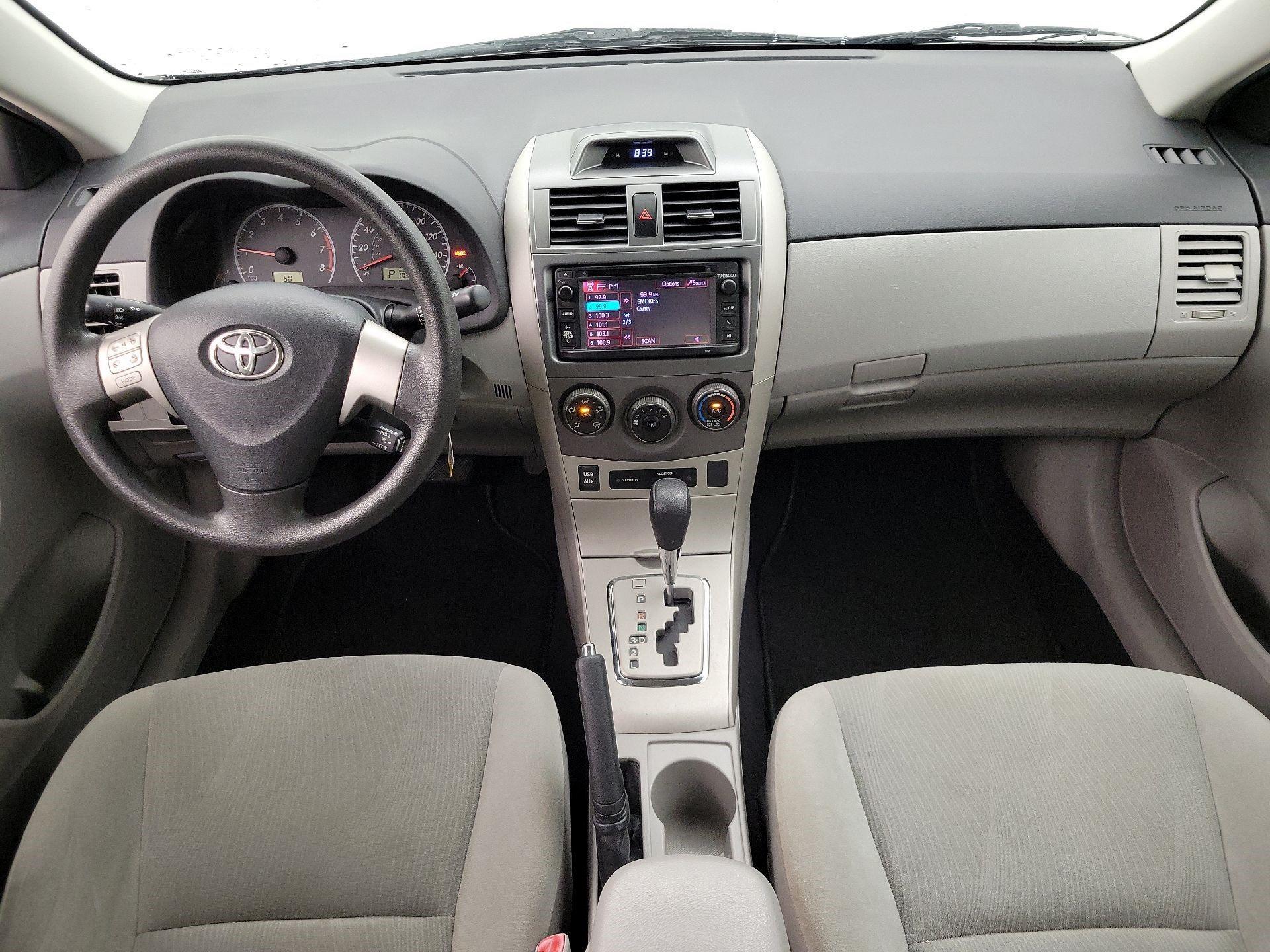 Thumbnail: 2013 Toyota Corolla - 9