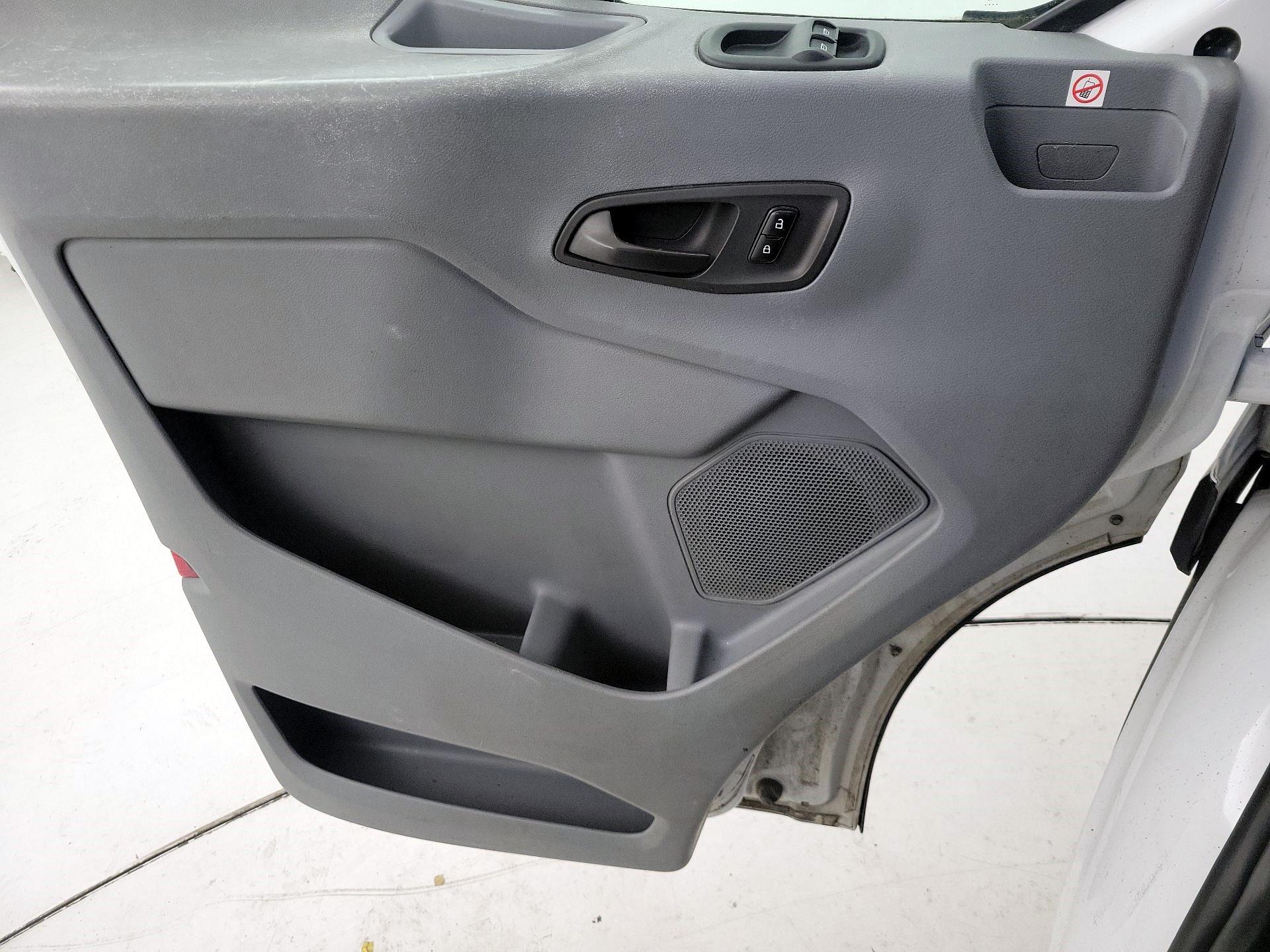 Thumbnail: 2019 Ford Transit Series - 10