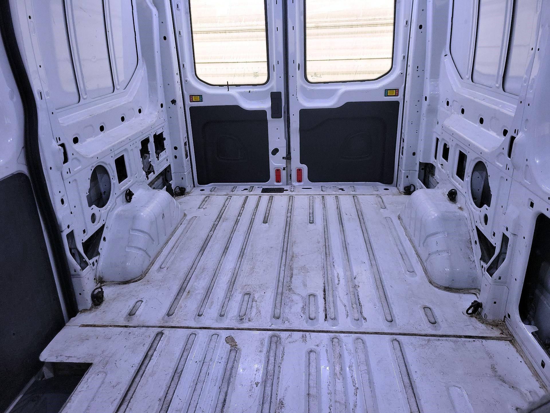 Thumbnail: 2019 Ford Transit Series - 16