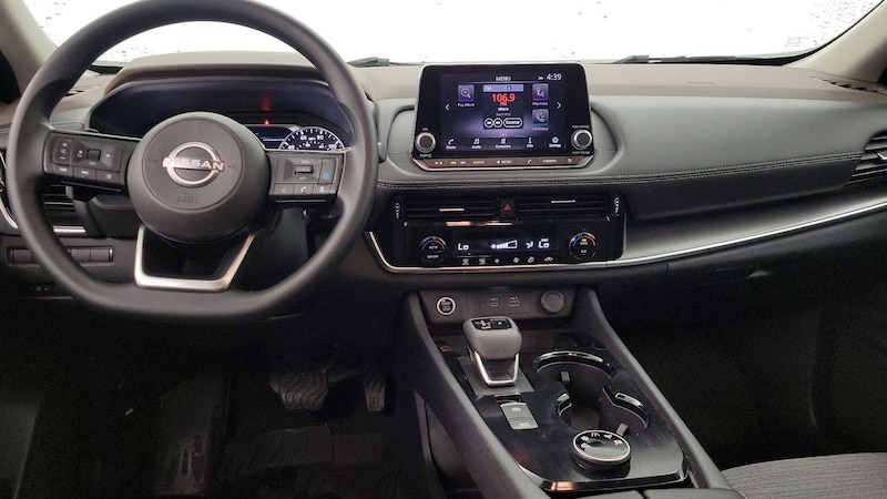 2022 Nissan Rogue SV 9