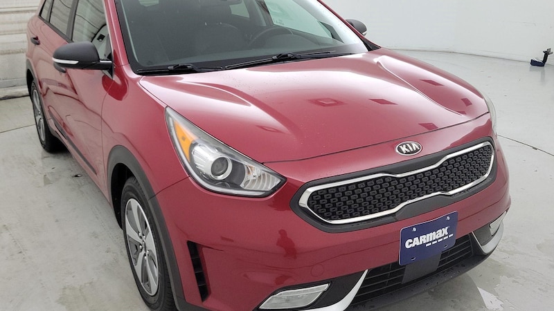 2017 Kia Niro EX Hero Image