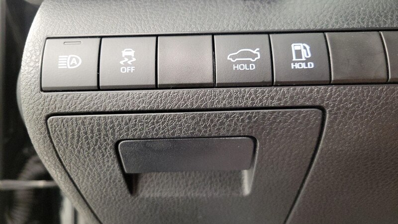 2023 Toyota Camry SE 13