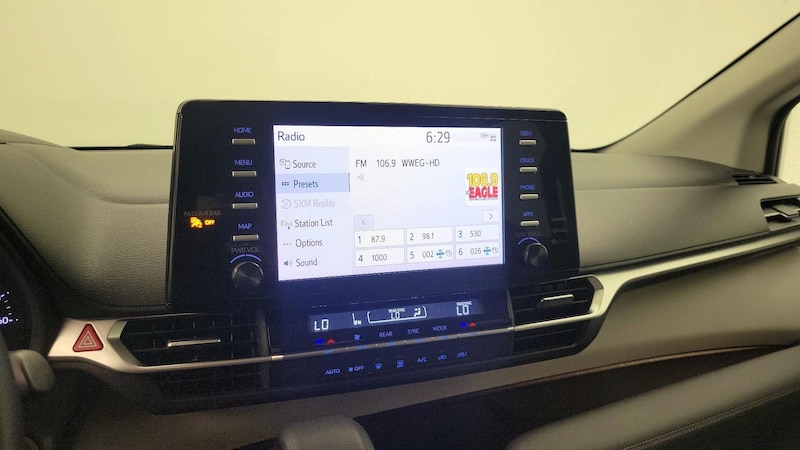 2022 Toyota Sienna LE 15