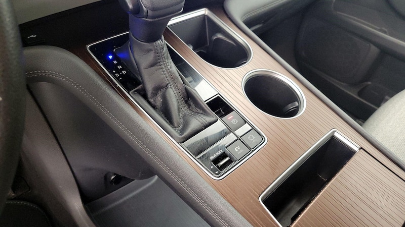 2022 Toyota Sienna LE 17