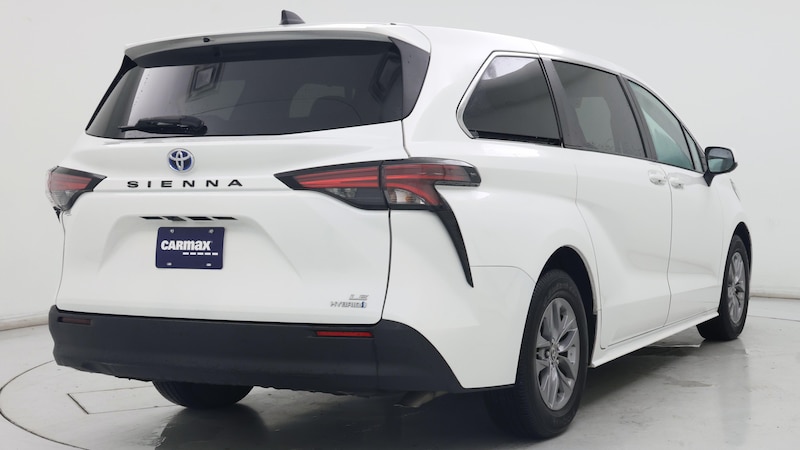 2022 Toyota Sienna LE 8