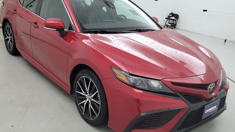 2022 Toyota Camry SE Hero Image
