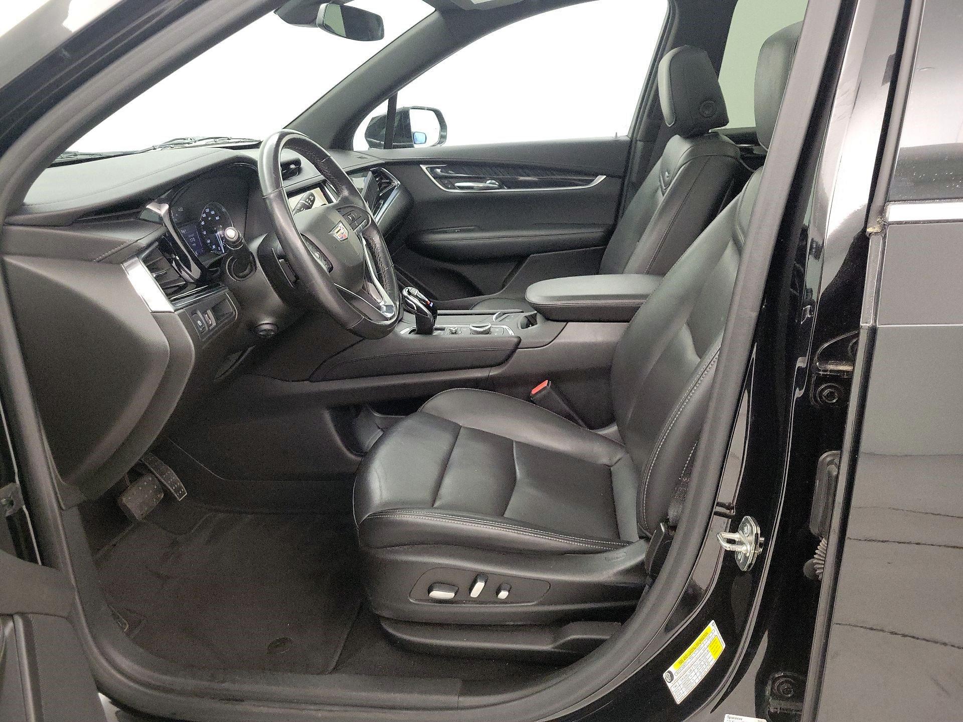 Thumbnail: 2022 Cadillac XT6 - 11
